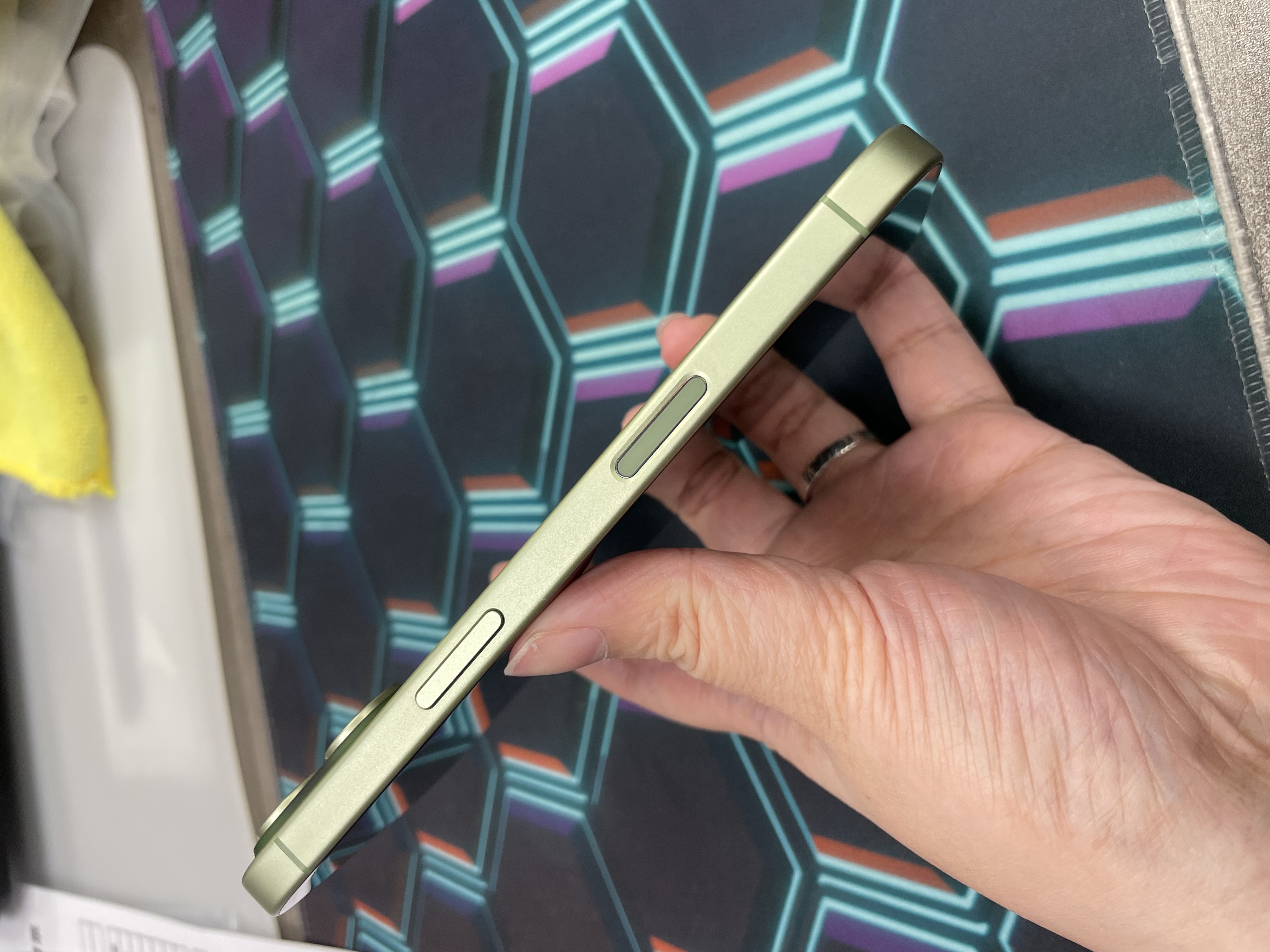 *8013 17 勁靚機 512GB 電95 綠色 green