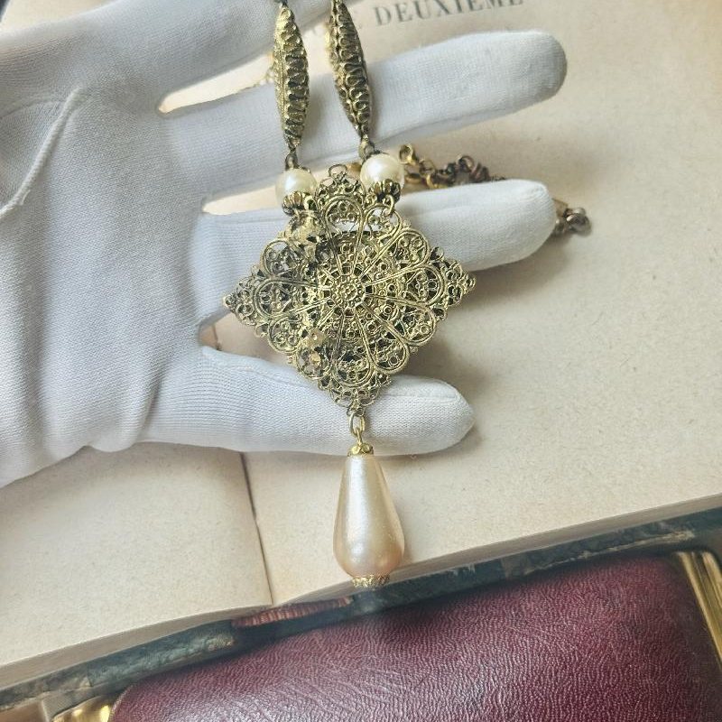 RARE! C.a. 1920-40s Czechoslovakia/German Baroque Revival Filigree Necklace with Faux Pearls & Teardrop Pendant Necklace (NZ056)