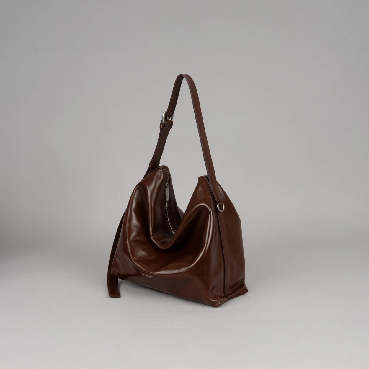 【26SS新皮】預訂_牛皮亮面 Low Bag(L) By Bucks & leather