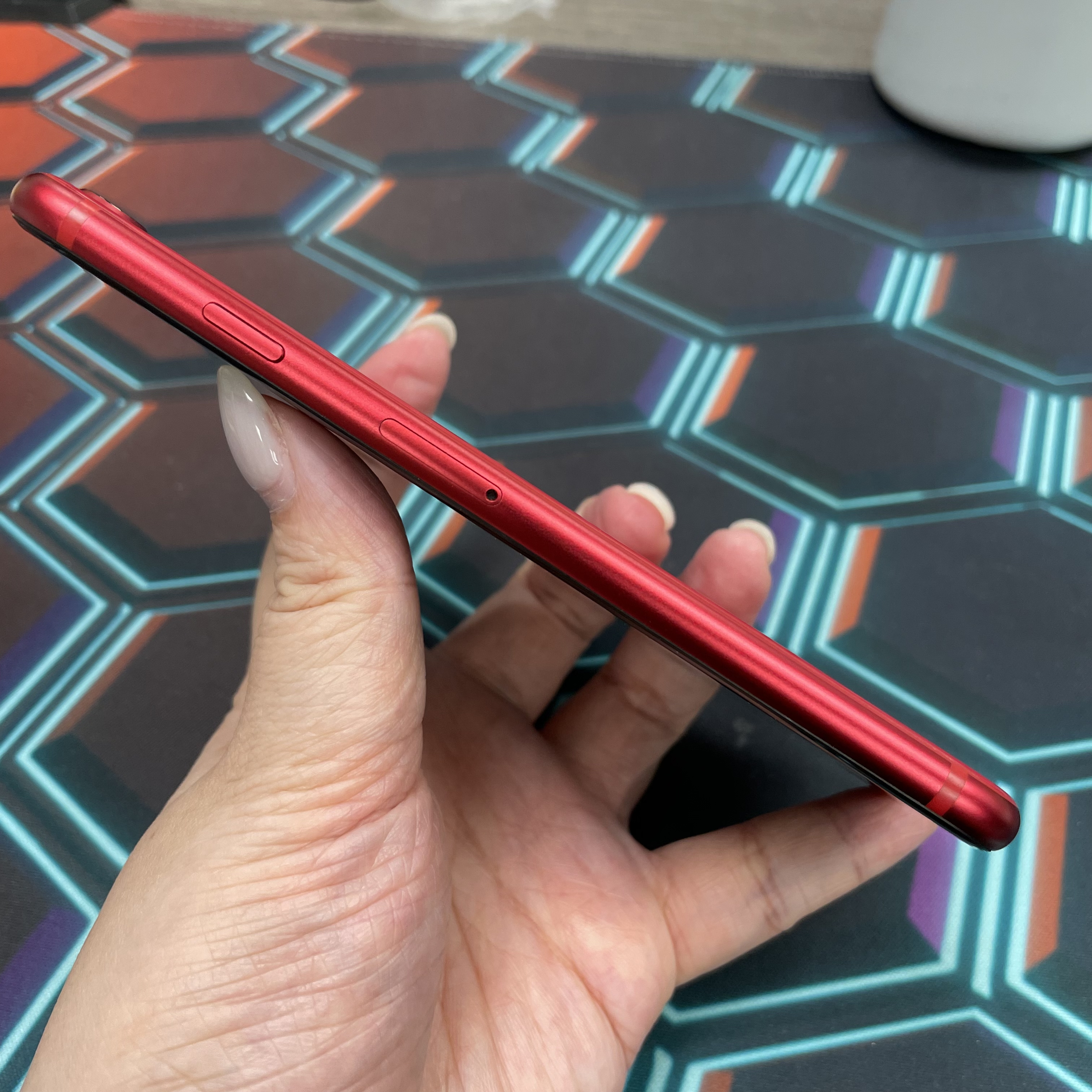 *6631 SE2 完美機 64GB 電76 紅色 red