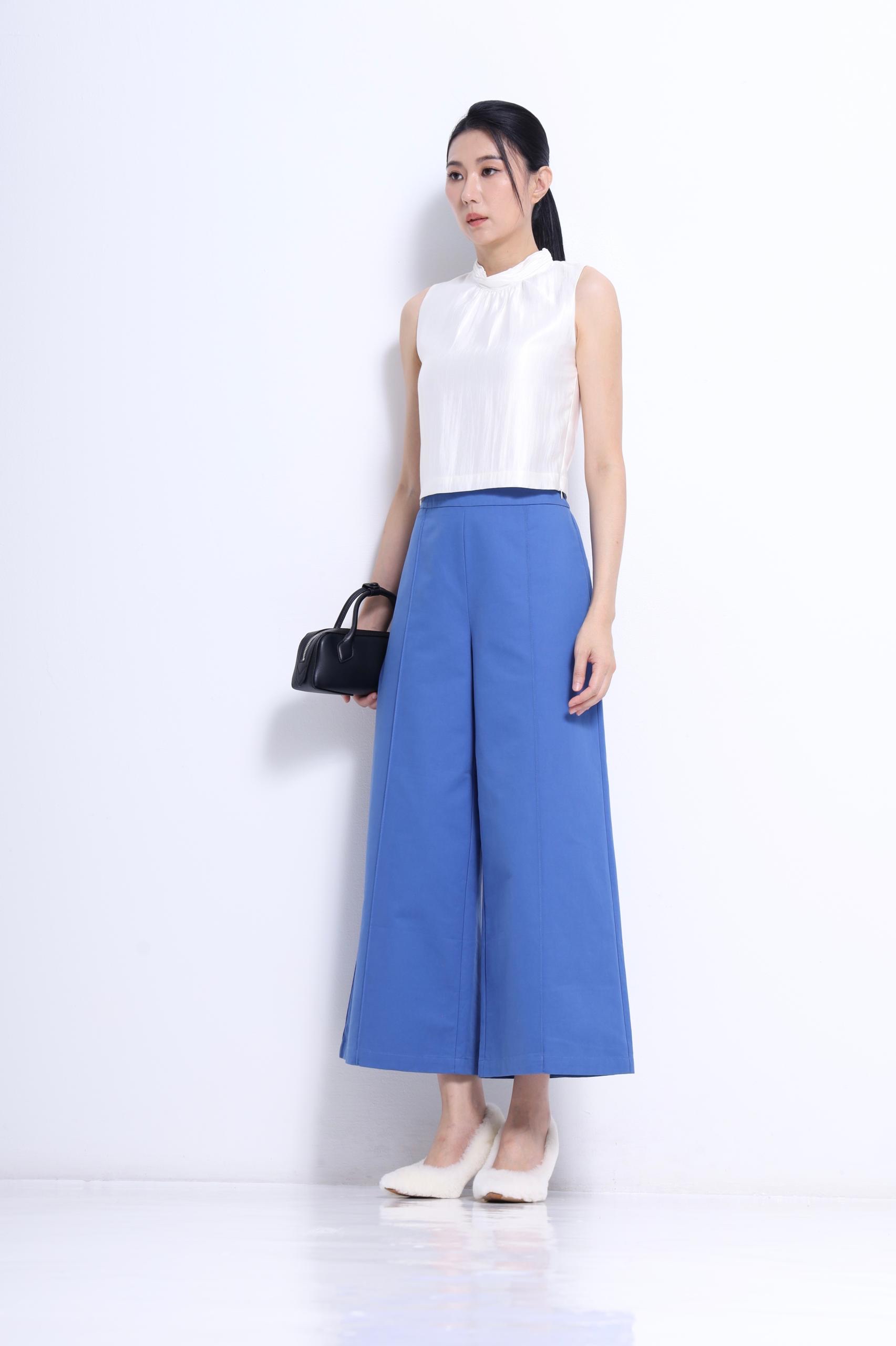 CB2746 Twist Neck Satin Sleeveless Top