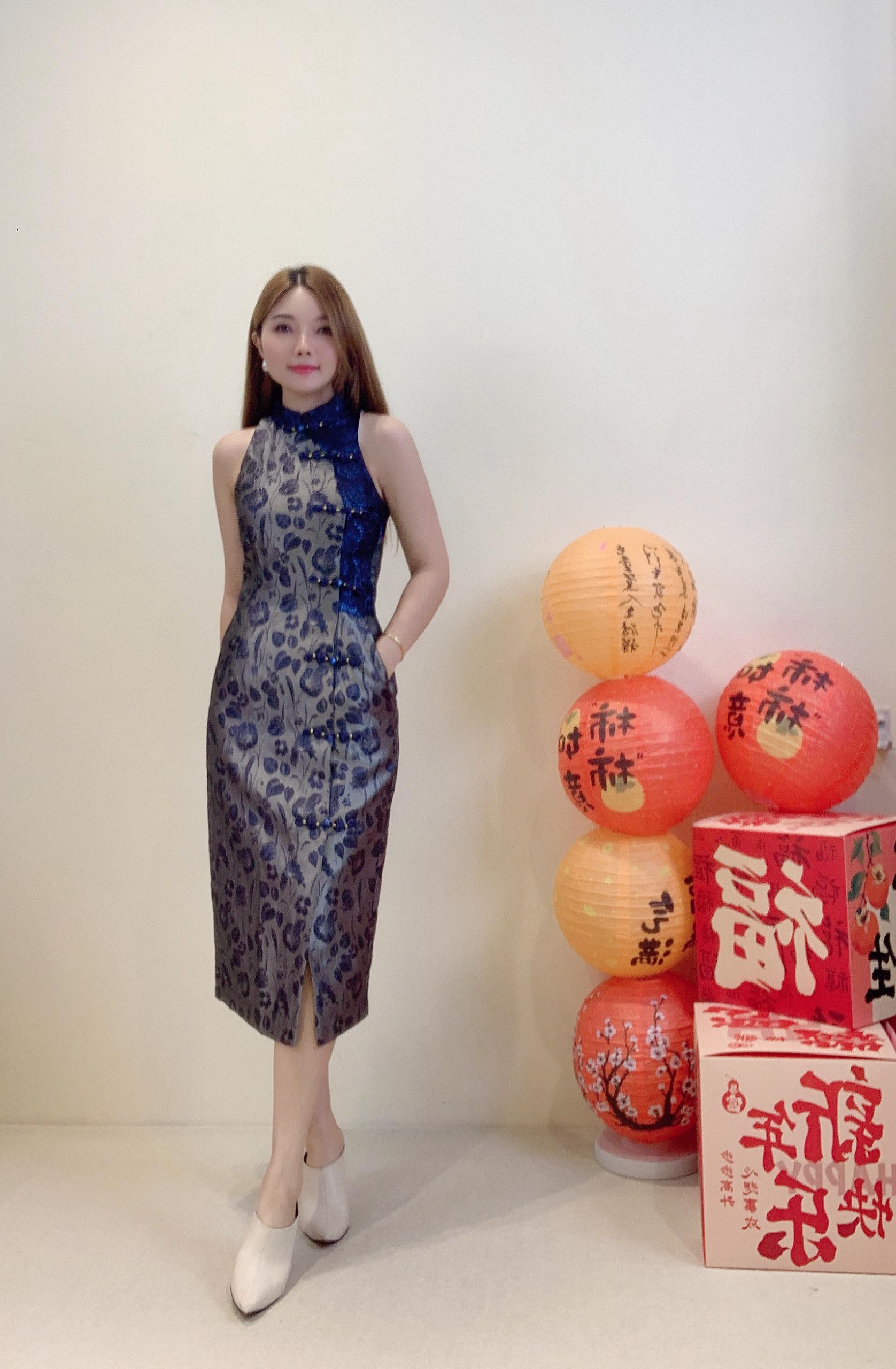 独家Cut in 露背旗袍 2136