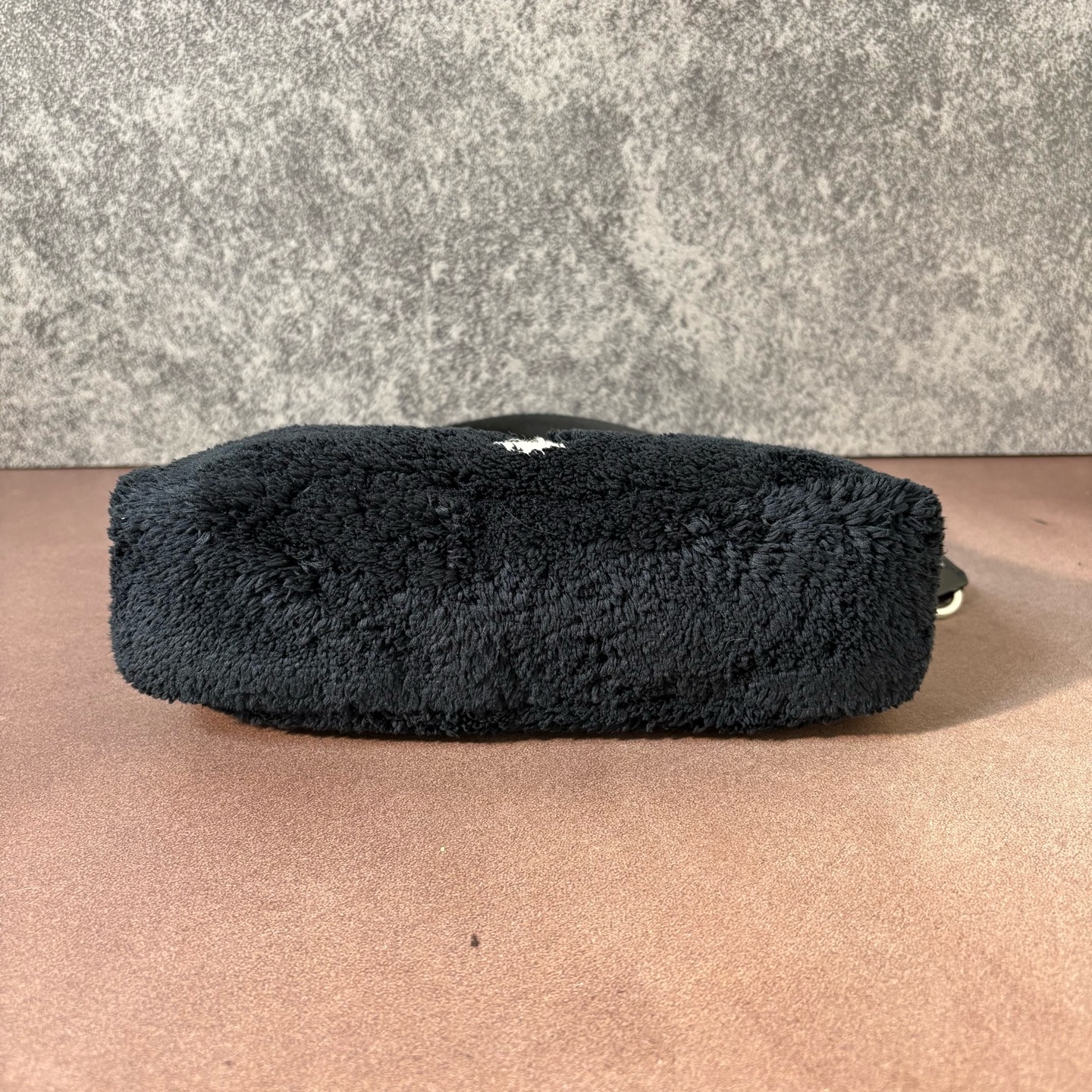 【預訂貨品】prada 毛毛hobo腋下包