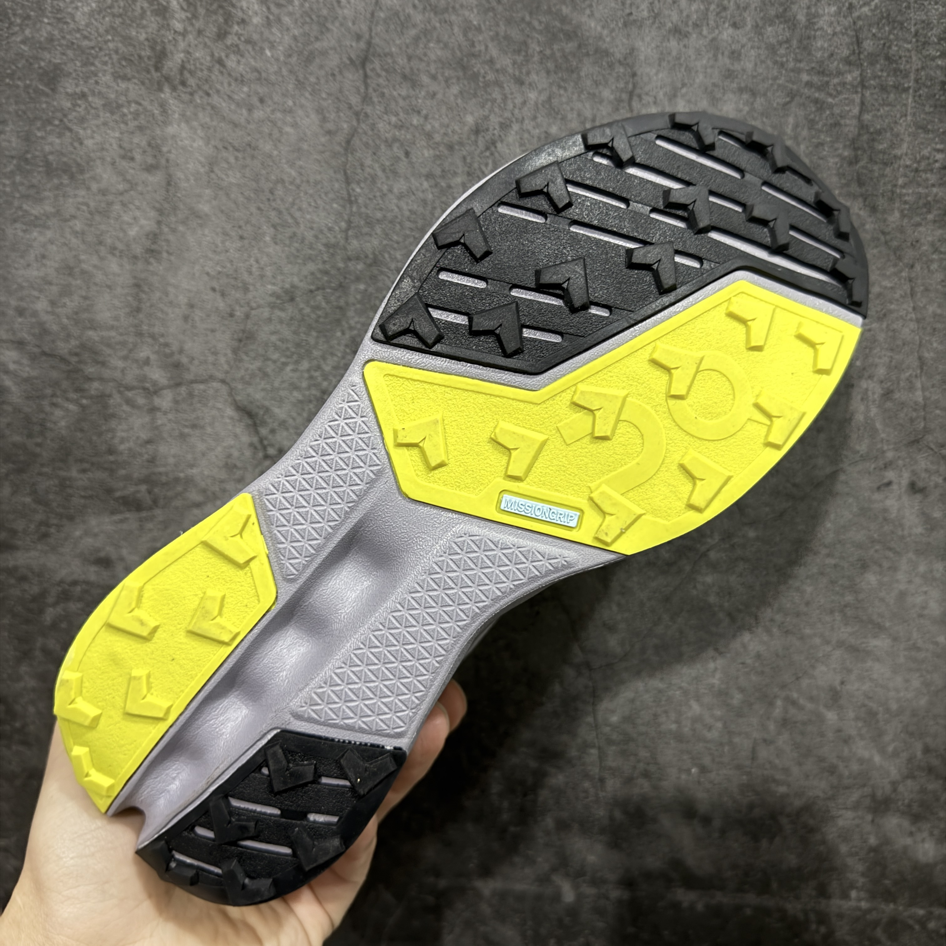 On Running Cloudsurfer Trail 2