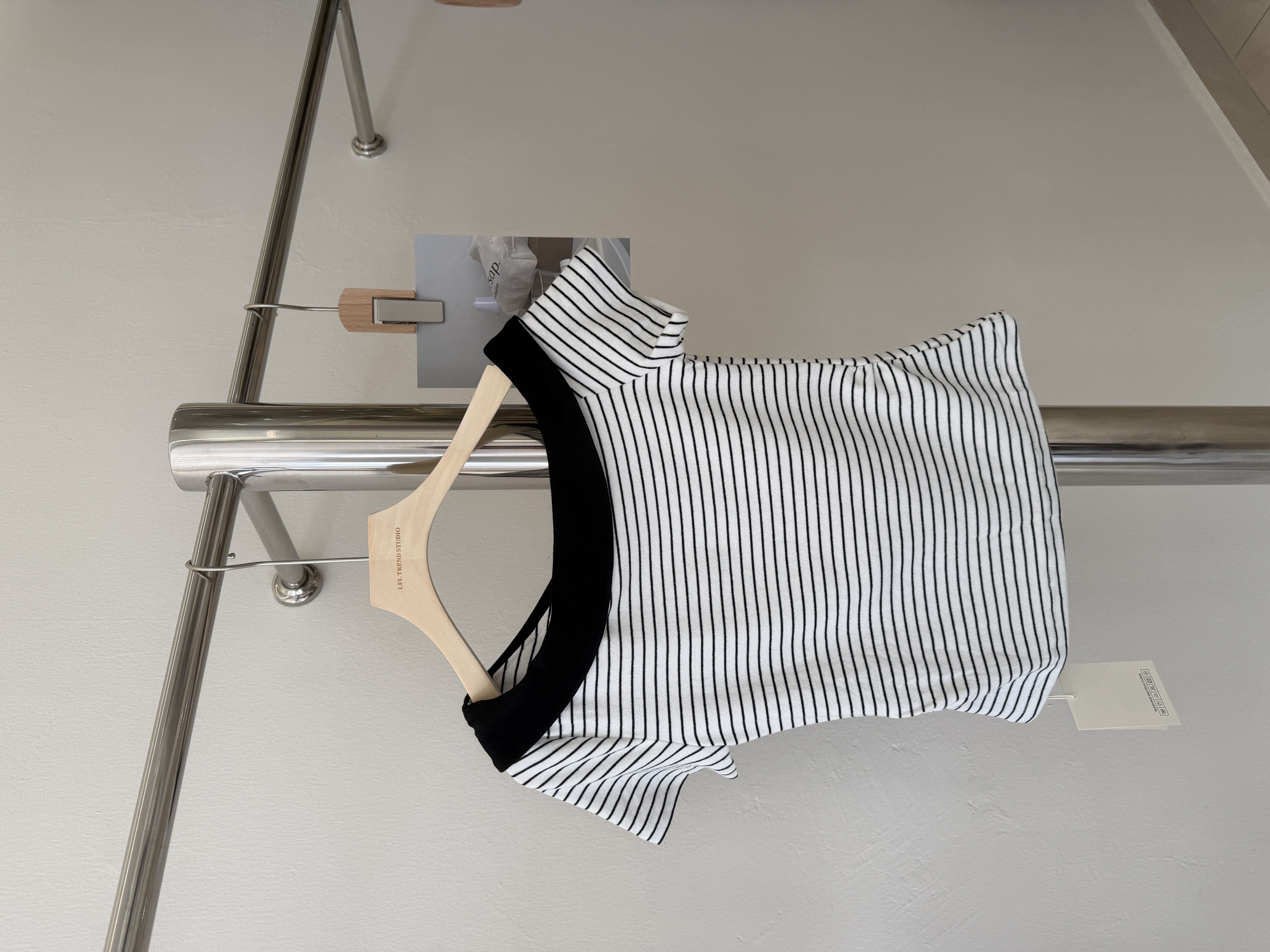 6564 爆款设计感斜肩条纹上衣