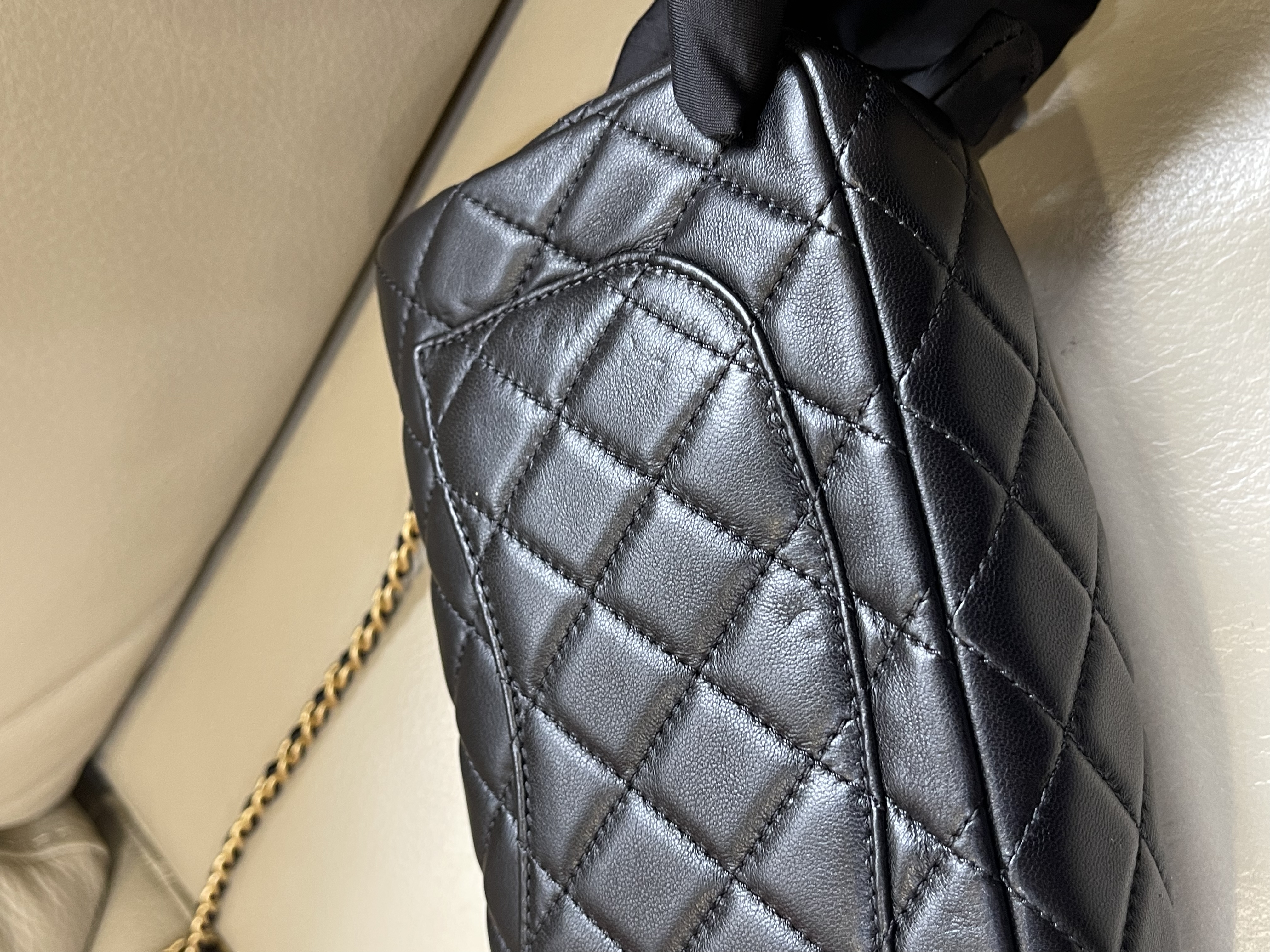 Pre-owned Chanel CF with gold ball