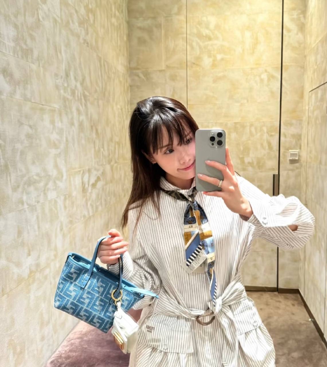 限時優惠‼️訂貨🍒FENDI mini roll bag  Size 15.5x13x11cm 有長肩帶