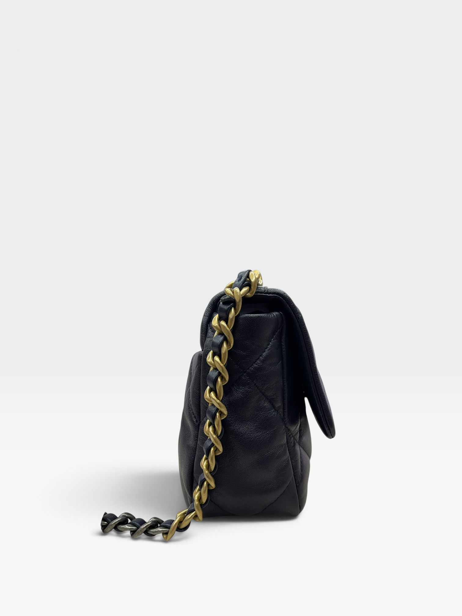 Pre-Owned CHANEL C19 Bag Navy Blue / Product Code: 092701