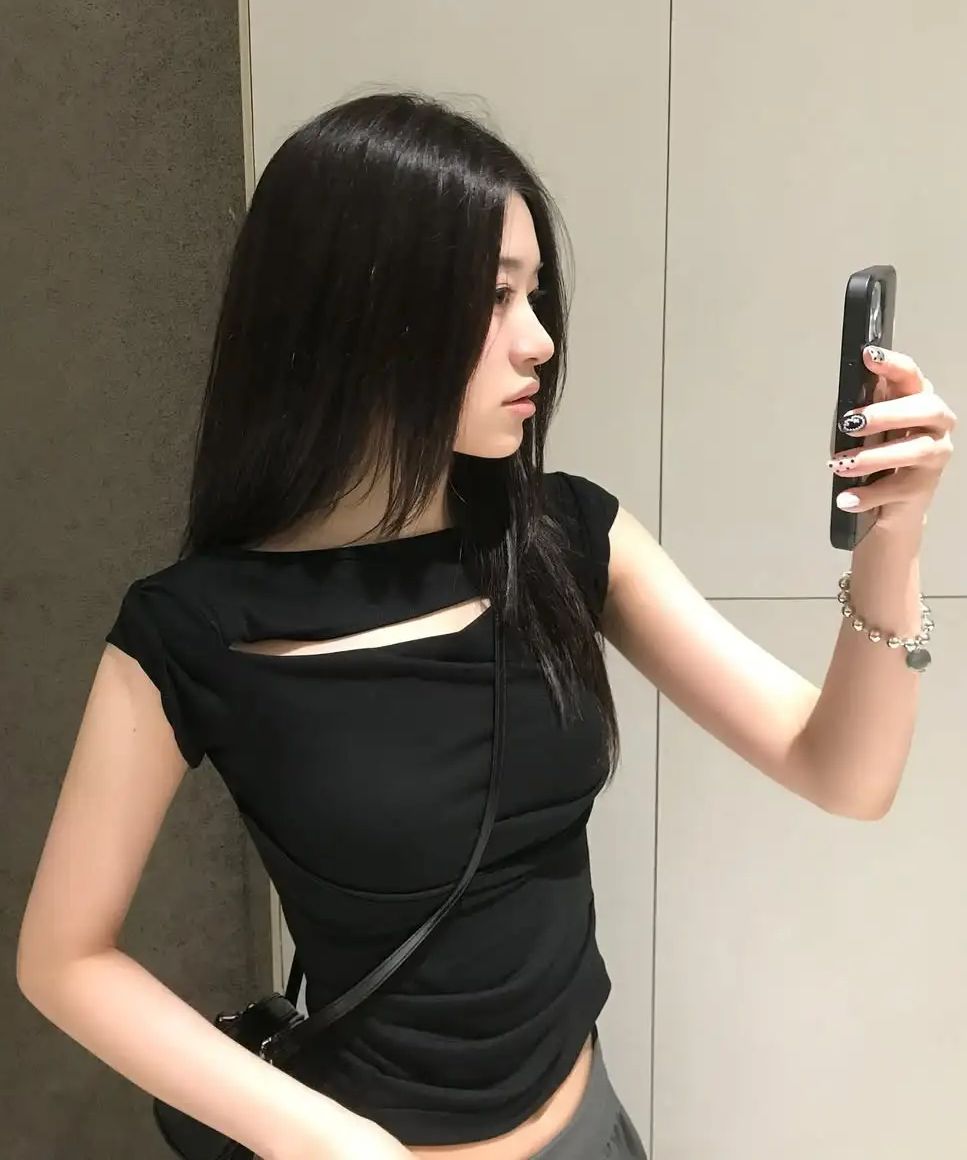 🇰🇷訂購｜FLARE UP 26SS｜Asymmetrical Draped Roll-Up T-Shirt 4色  