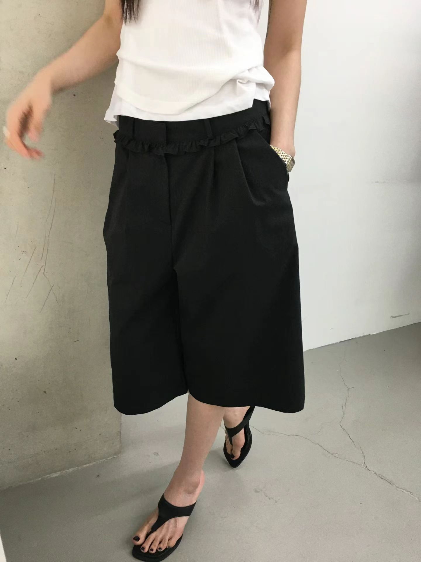 Ruffle details shorts
