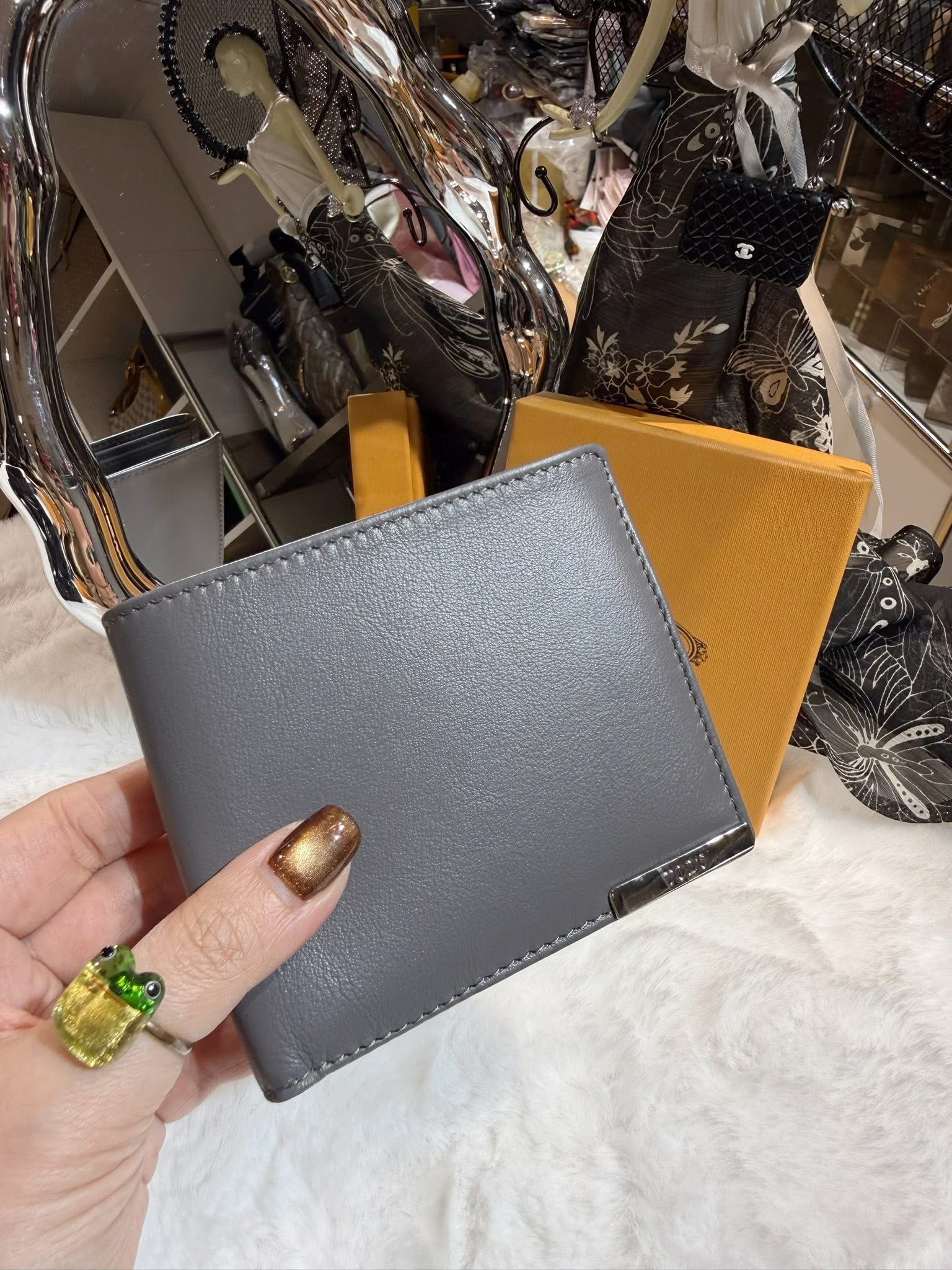 Tod’s bi fold wallet with coin grey