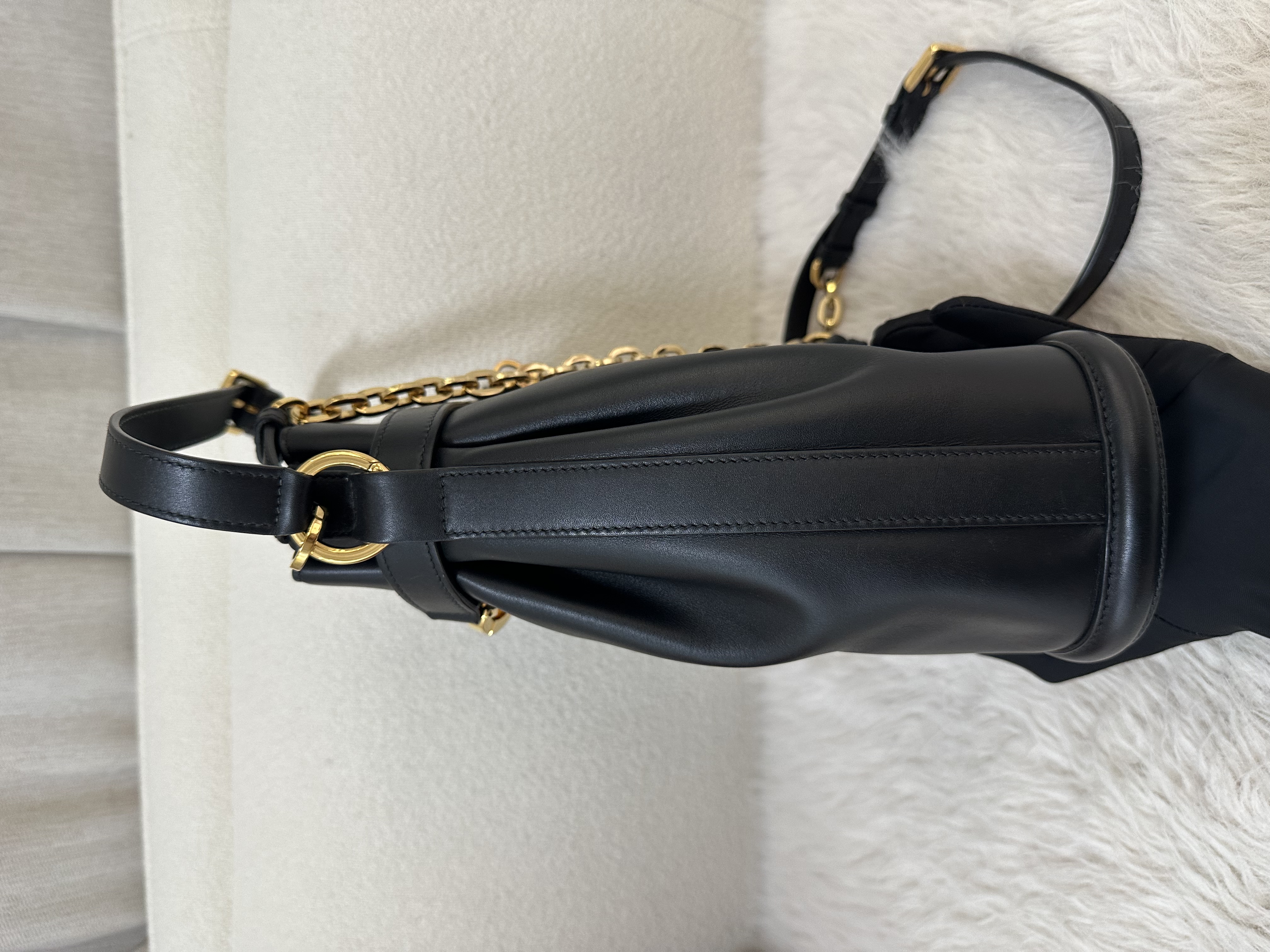 Pre-owned Dior DIOR Black CD Embossed Leather Medium Bucket Bag/ 26NY14