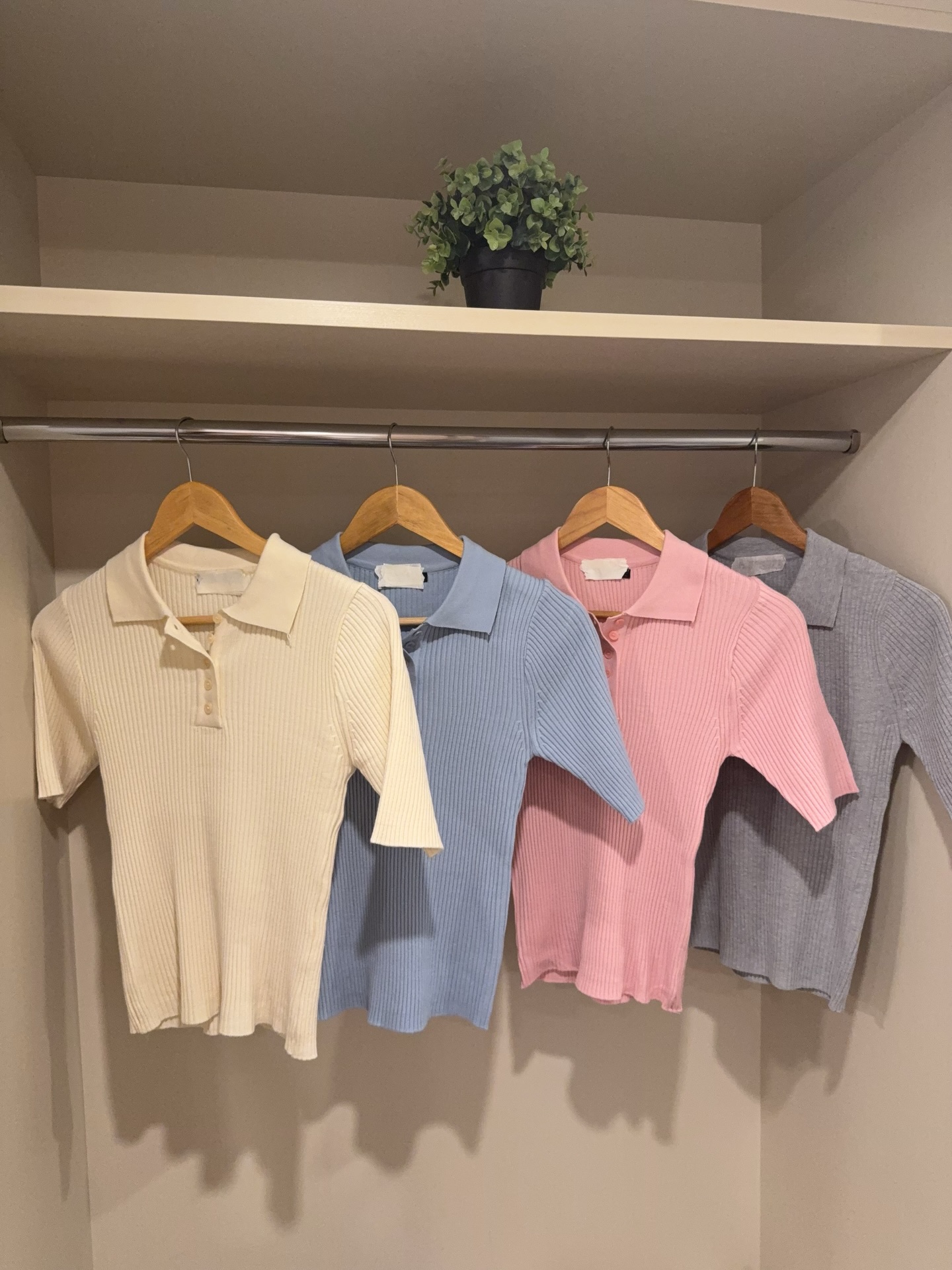 彈性直紋上衣🩷有領🌸肉肉囡或瘦小女生都非常之適合