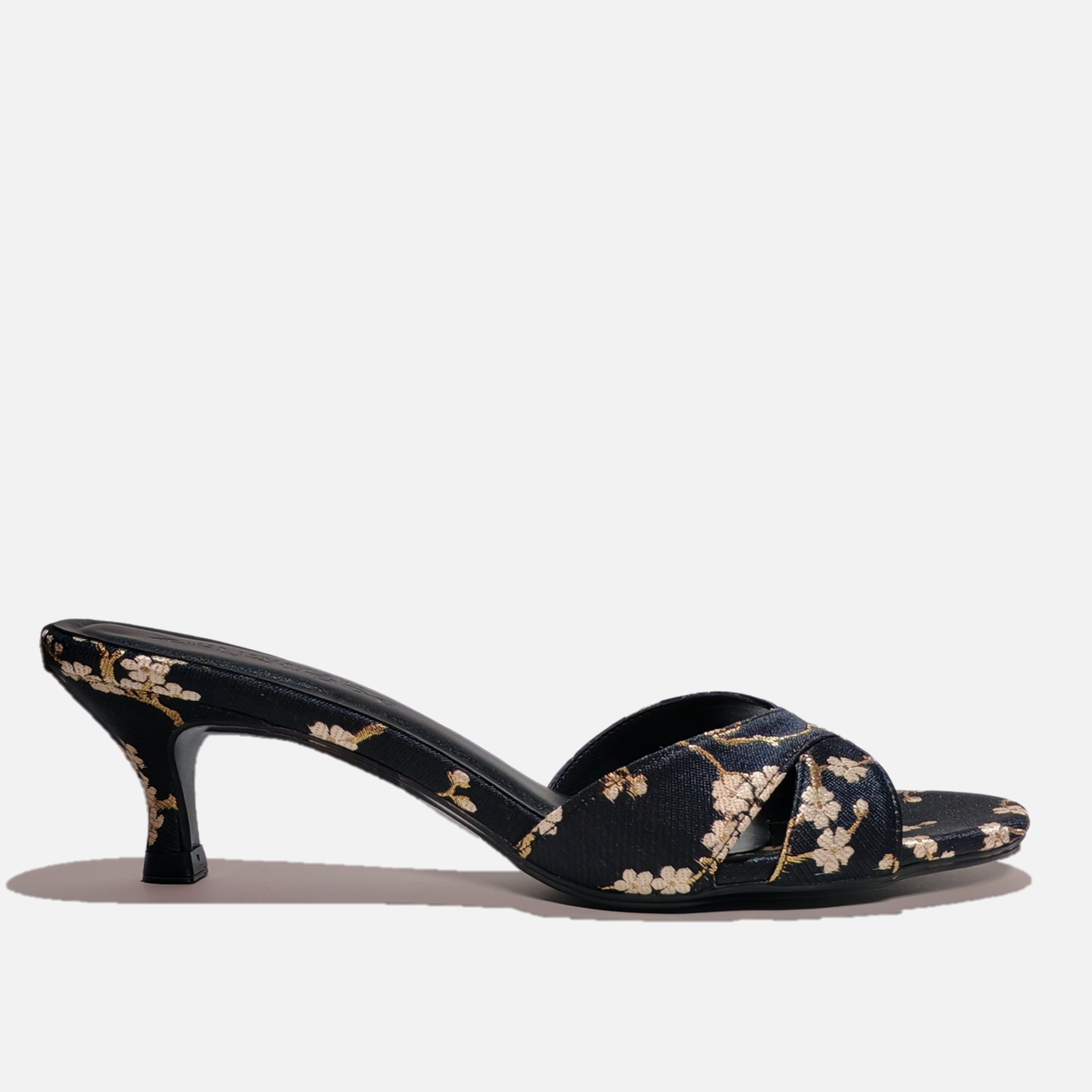 REYNA 50 BLACK BROCADE