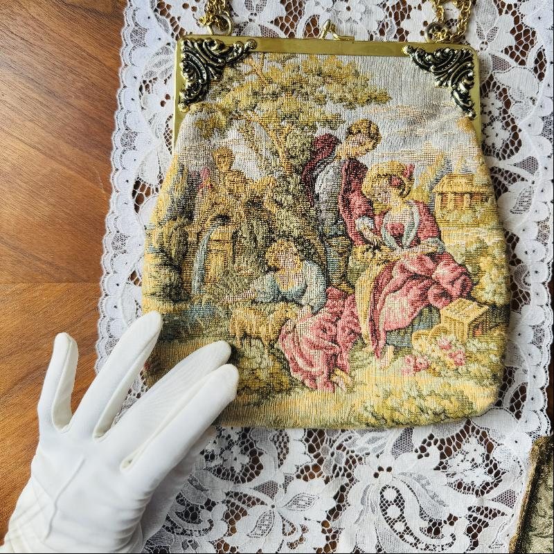 Vintage C.a. 1960-70s JR USA "Family in Countryside with a little sheep" Tapestry kisslock Bag -Two way Bag (MT2219)