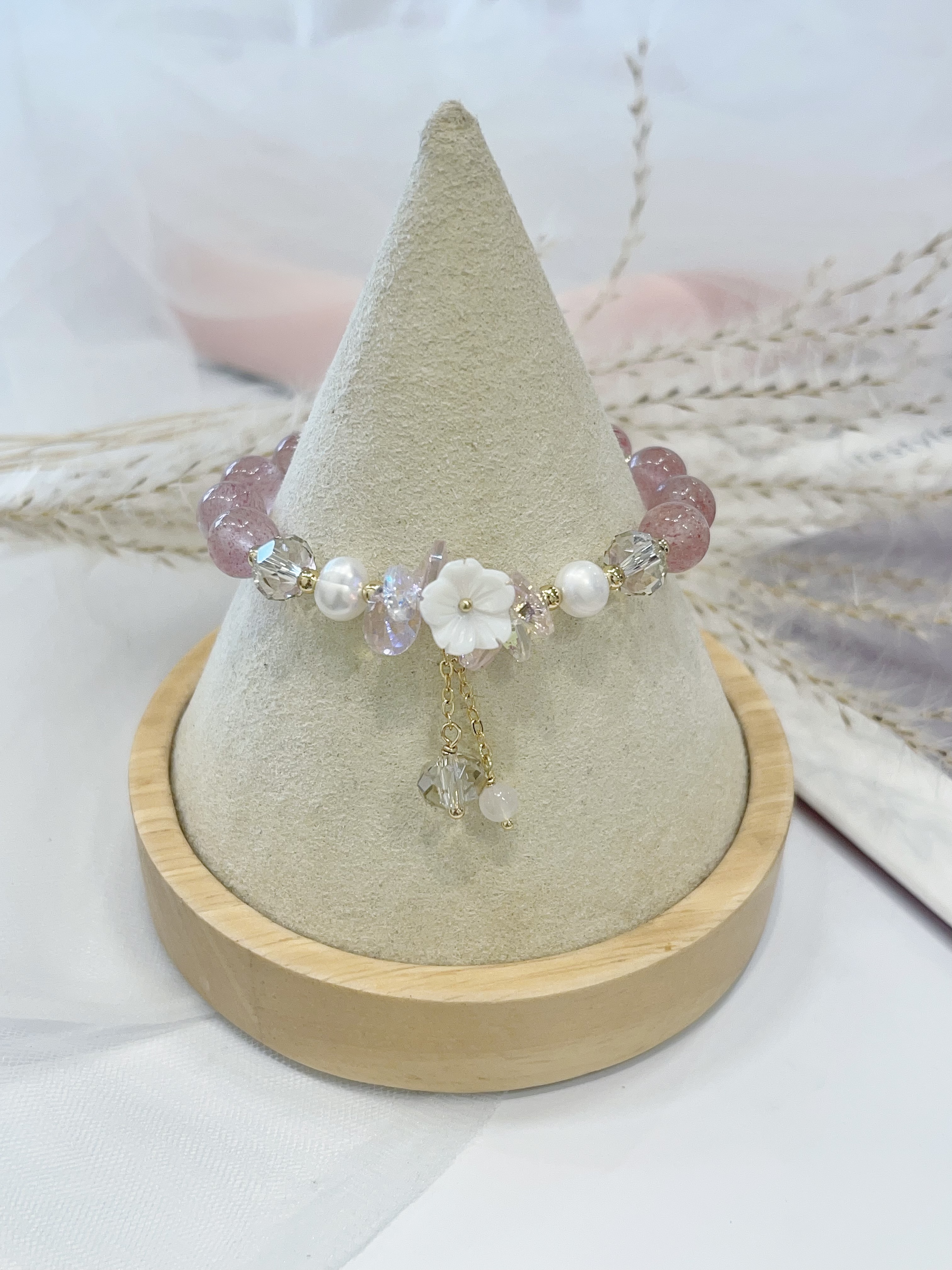 🍓草莓晶 Strawberry Quartz 手串｜8mm 贝壳小花设计款