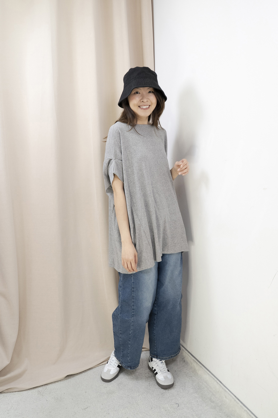 日系設計袖型寬鬆上衣(淺灰色）