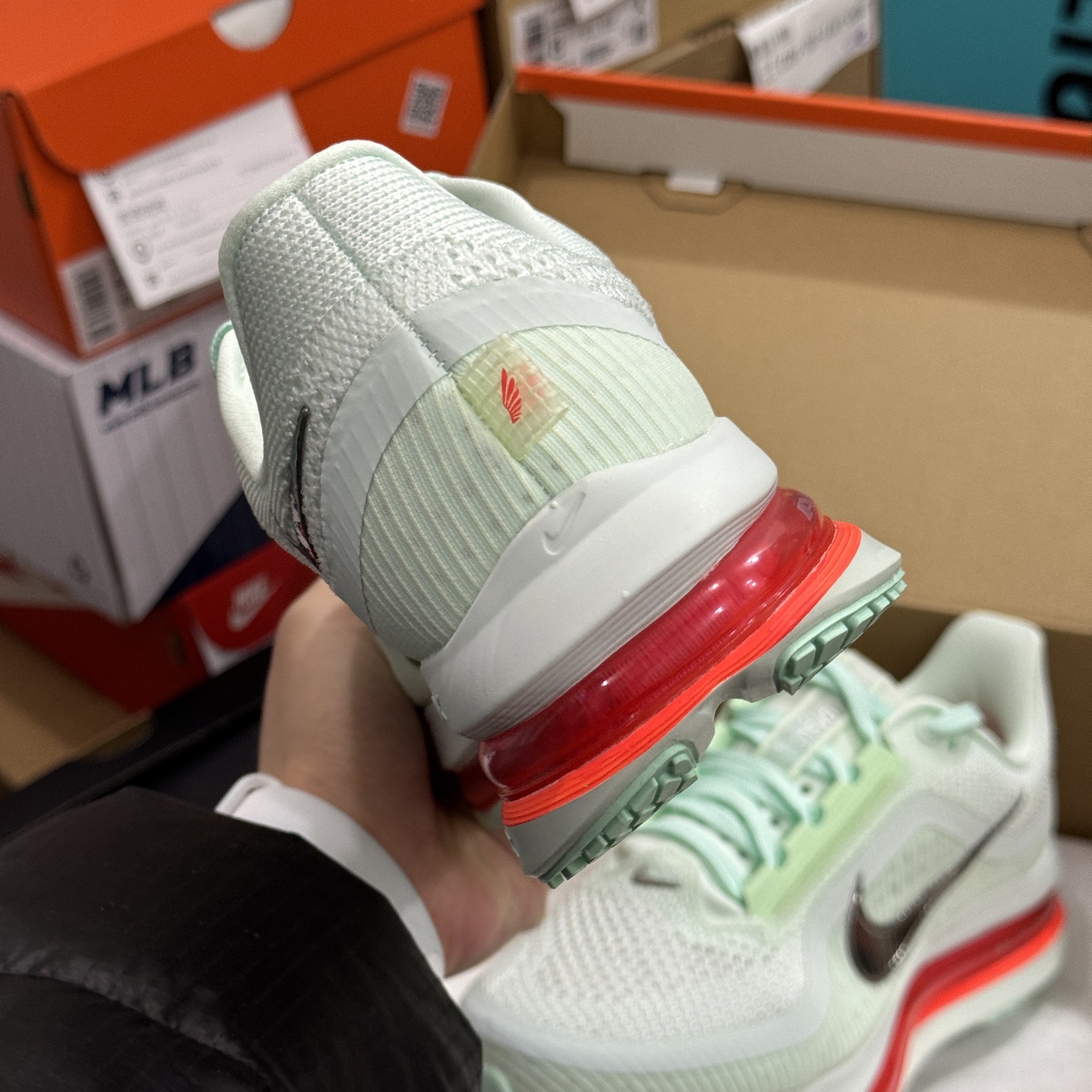 Nike Pegasus Premium "Barely Green" HQ2592-301 