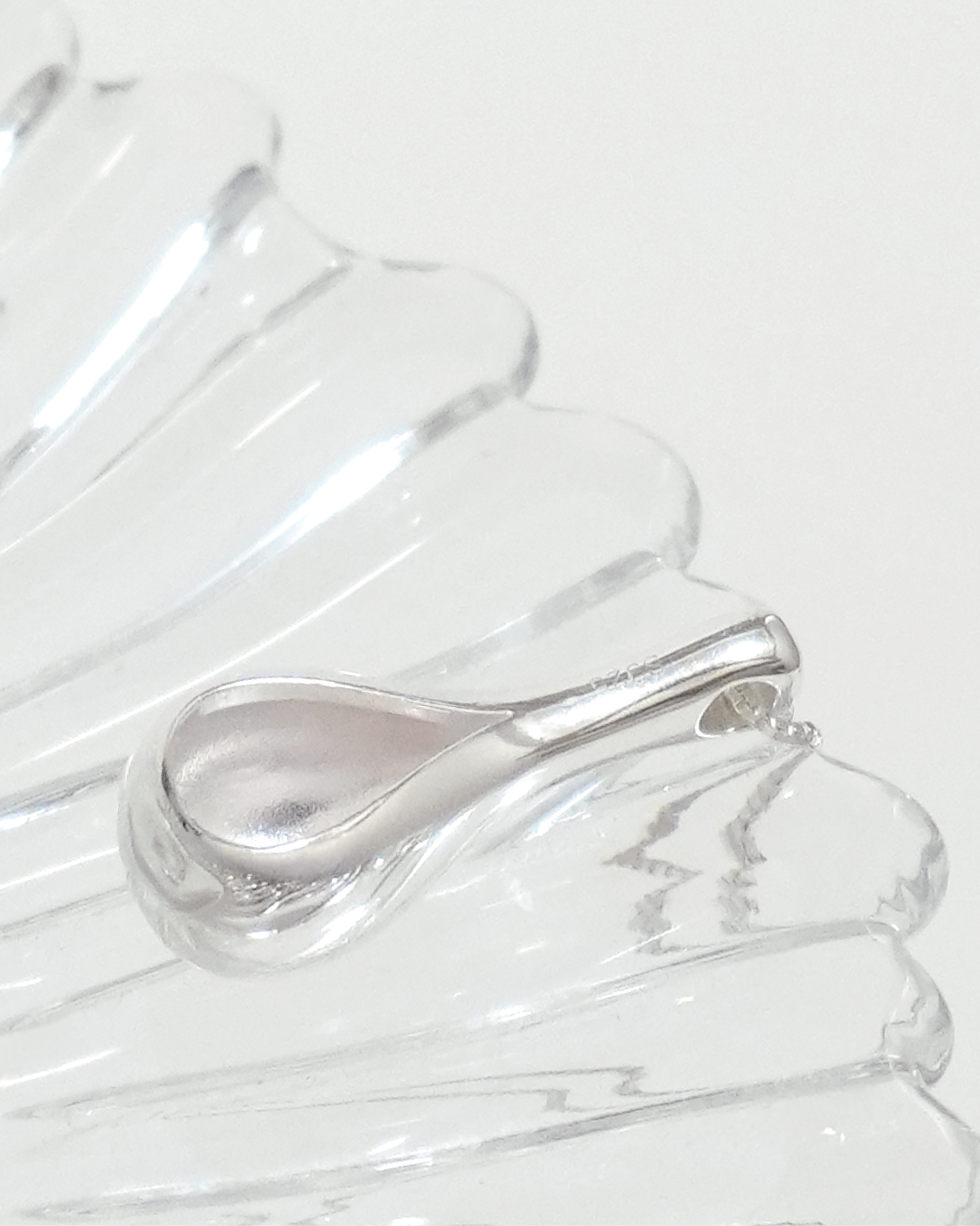 Gentle Dewdrop Necklace