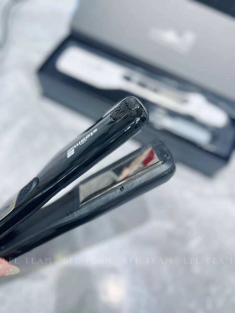 P985 蒸汽护发直发器