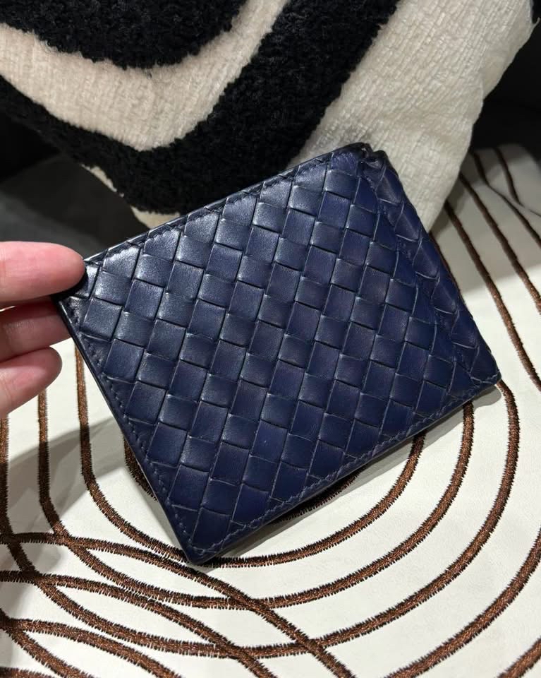 Bottega Veneta Bv wallet 100%Authentic,98%new✅dust bag 