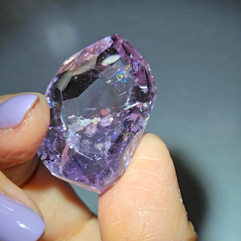 Amethyst pocket stone with rainbows - AM65