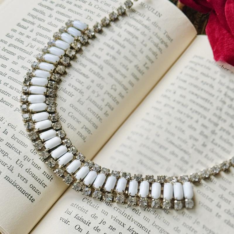 Vintage 1950s Sparkling Rhinestone Milk Glass J Clasp Day & Night Necklace - Adjustable Length (MT2140)
