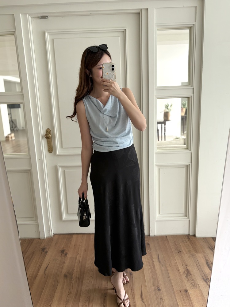 Floral Silky Skirt (Black)