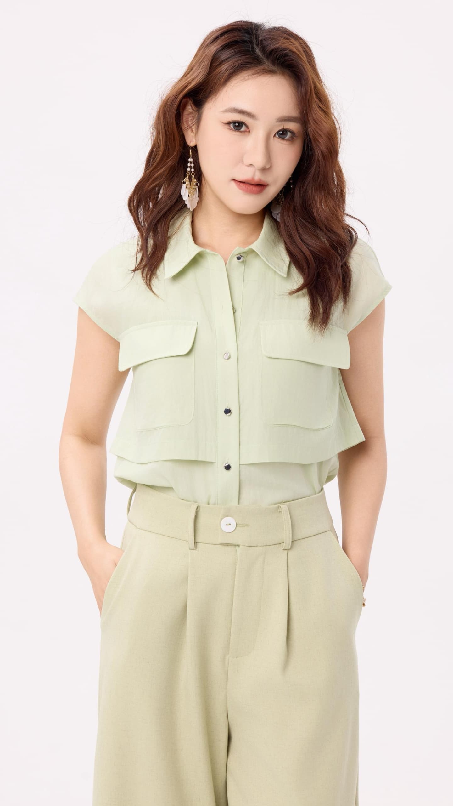 10141342 Verdant Glow Utility Blouse