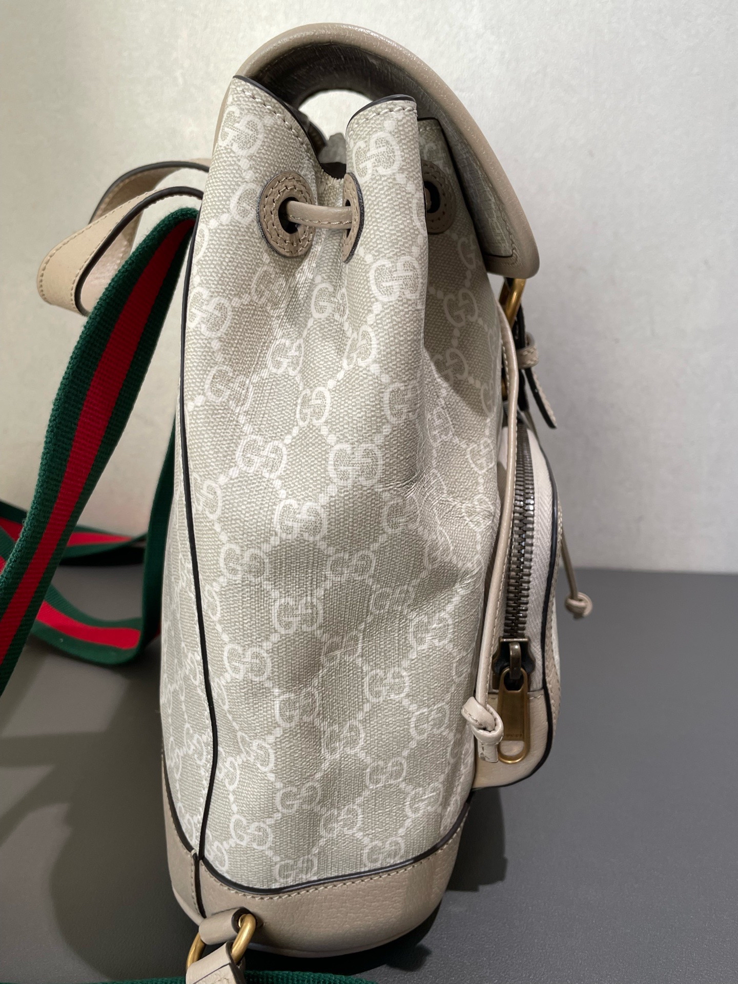 【預訂貨品】Gucci 燕麥色老花書包🎒