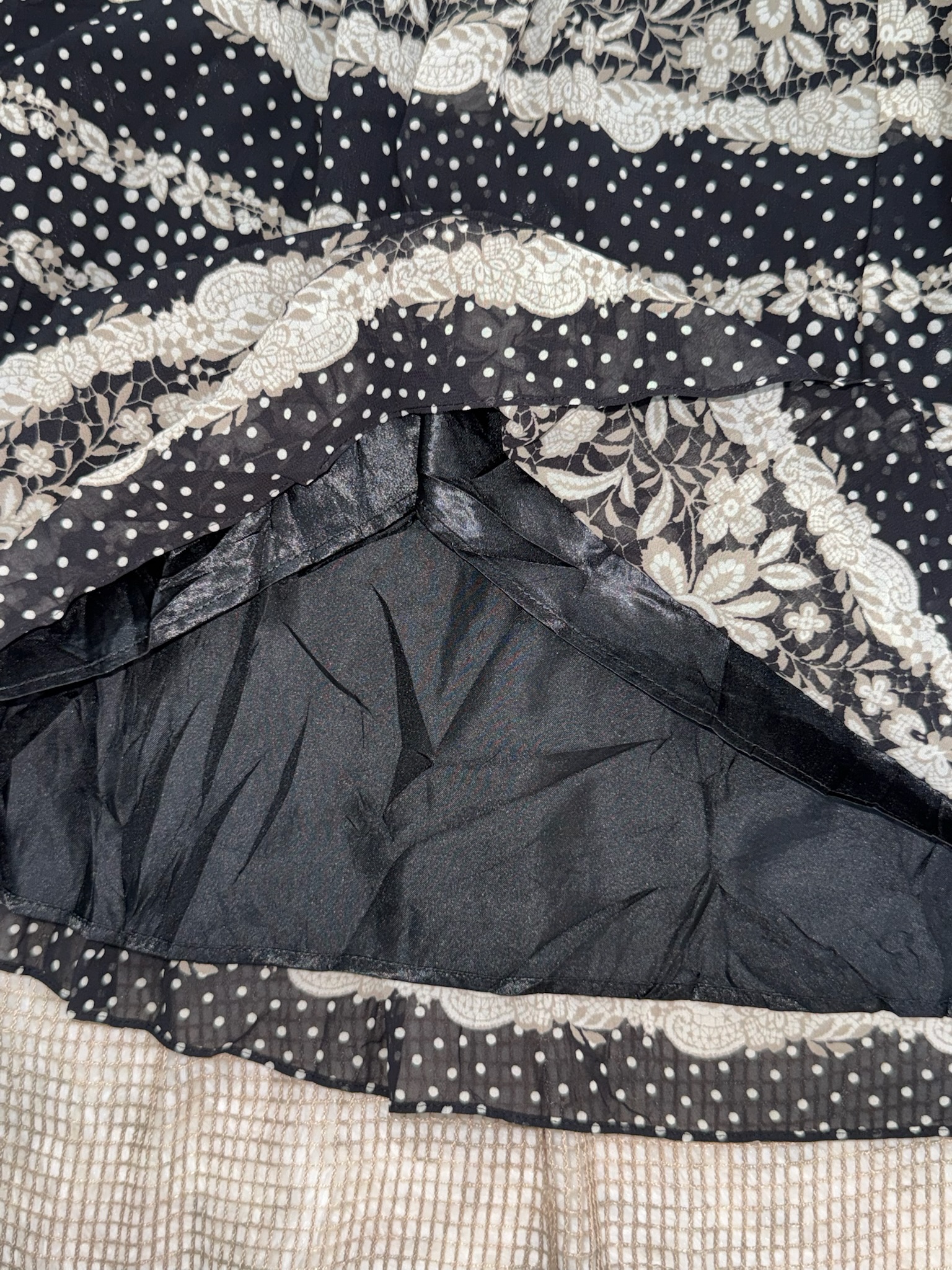 Vintage Y2K Black Polka Dot Midi Skirt with Floral Lace Embroidery