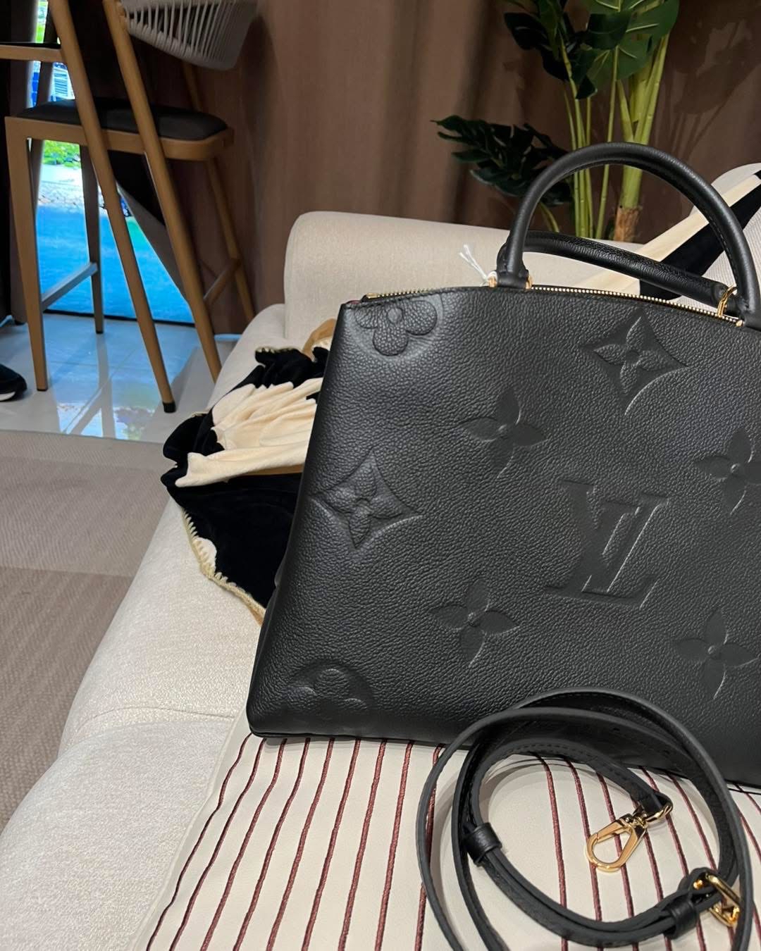 Lv Grand Palais Monogram Empreinte Black Calfskin 2way Bag M45811 100%Authentic ,98%new ✅key lock ✅strap✅dust bag
