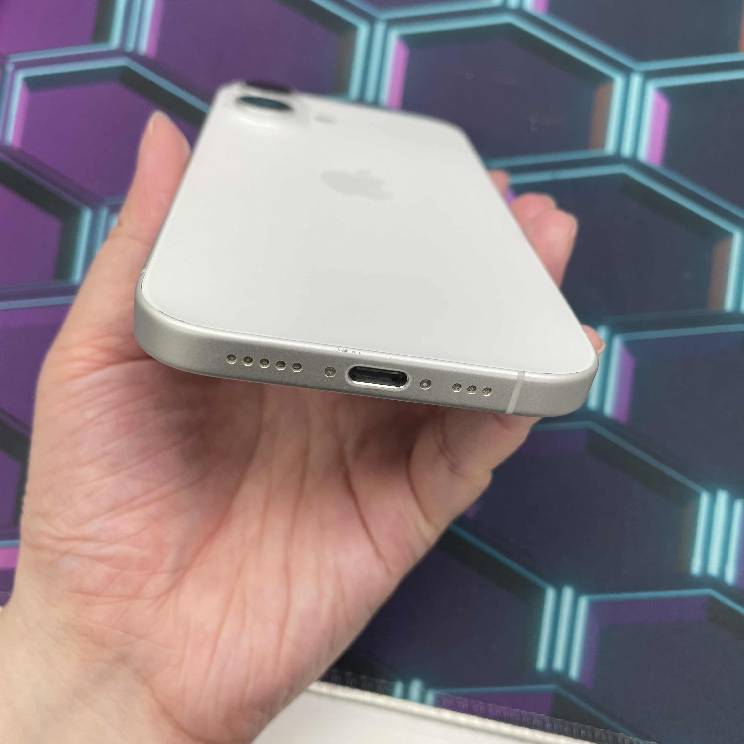 *6309 16 勁靚機 256GB 電91 白色 white