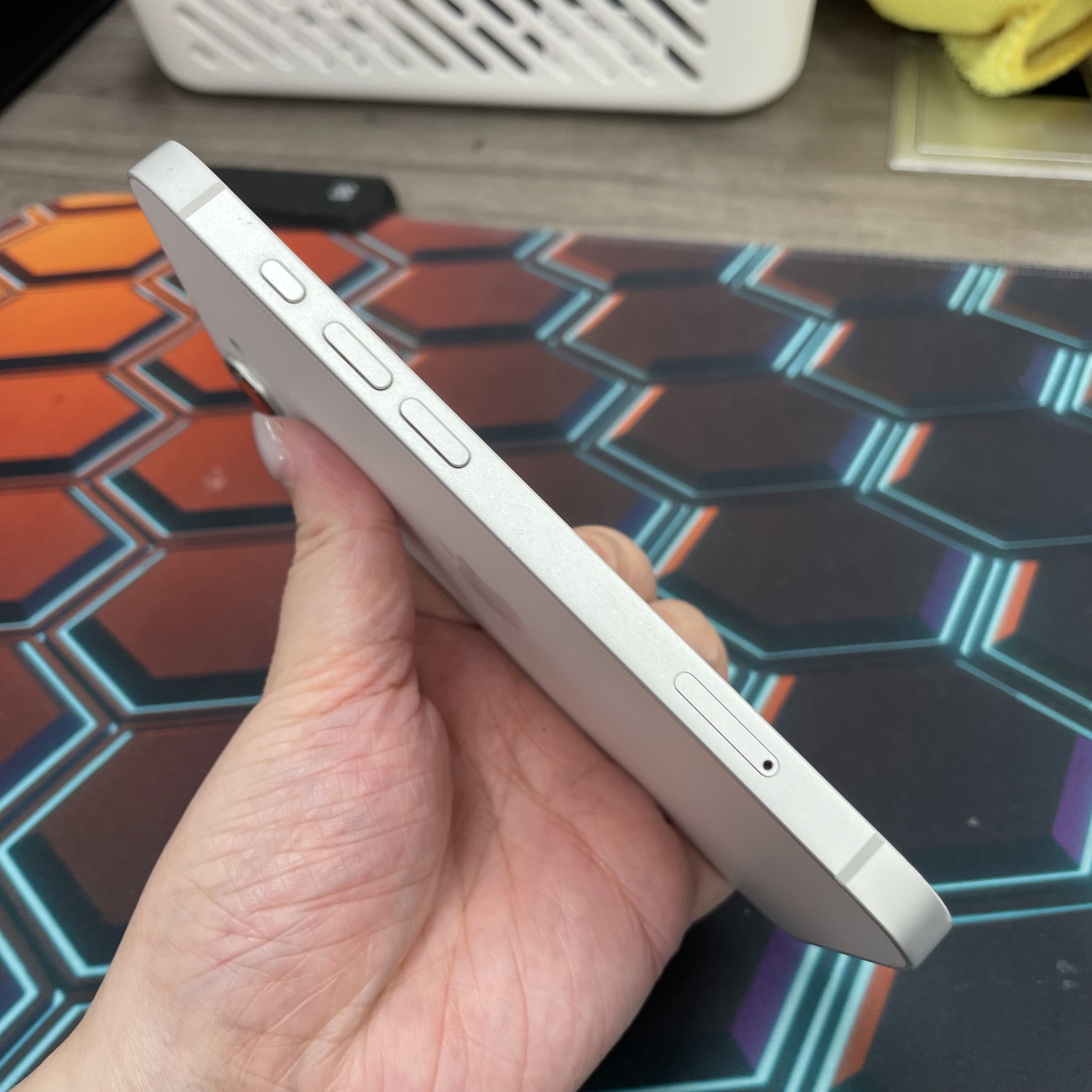 *6709 16e 超靚機 256GB 電93 白色 white