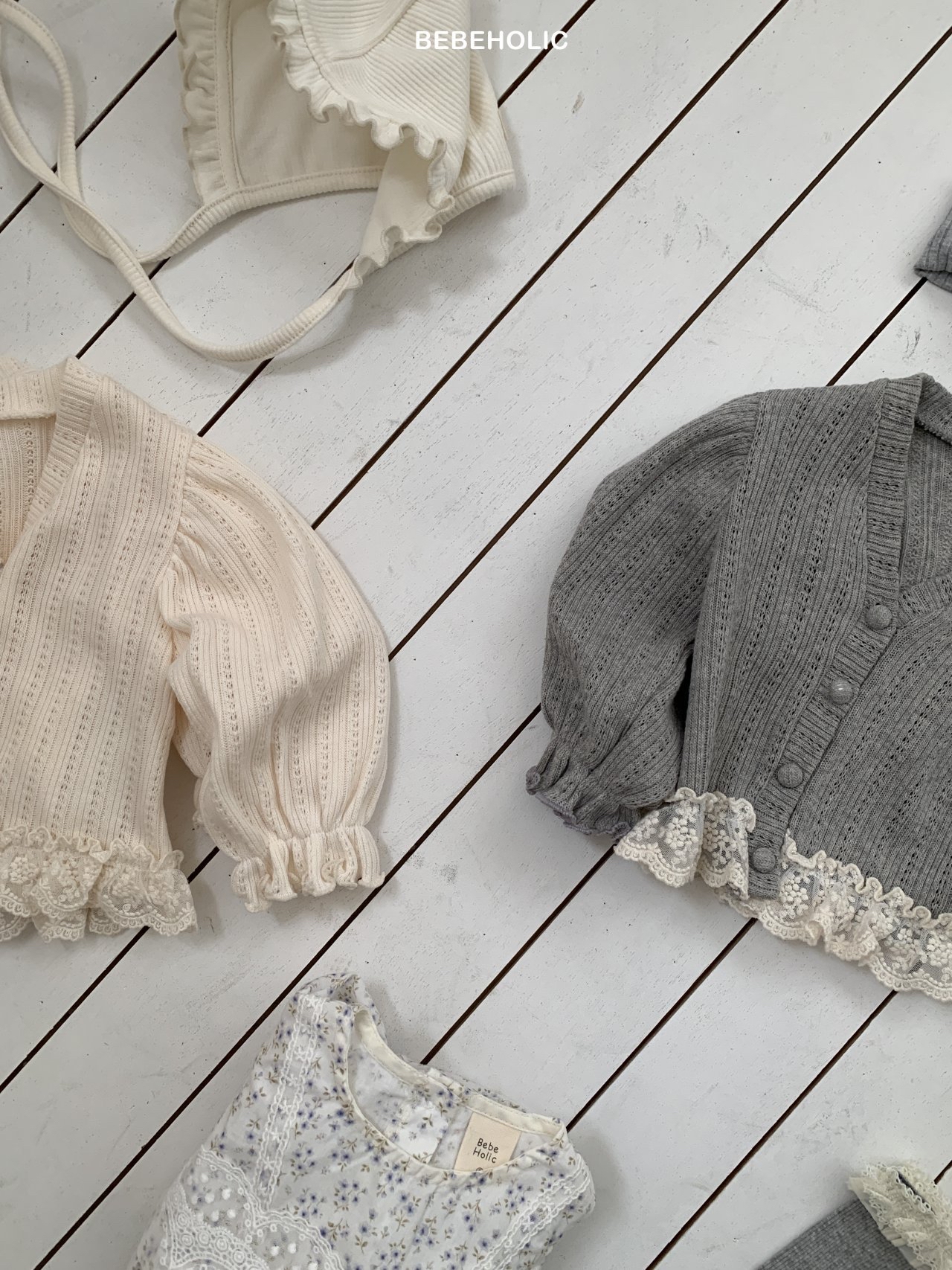 🌸預訂 韓國直送🌸🇰🇷BEBEHOLIC兩色蕾絲花邊束袖開襟外套