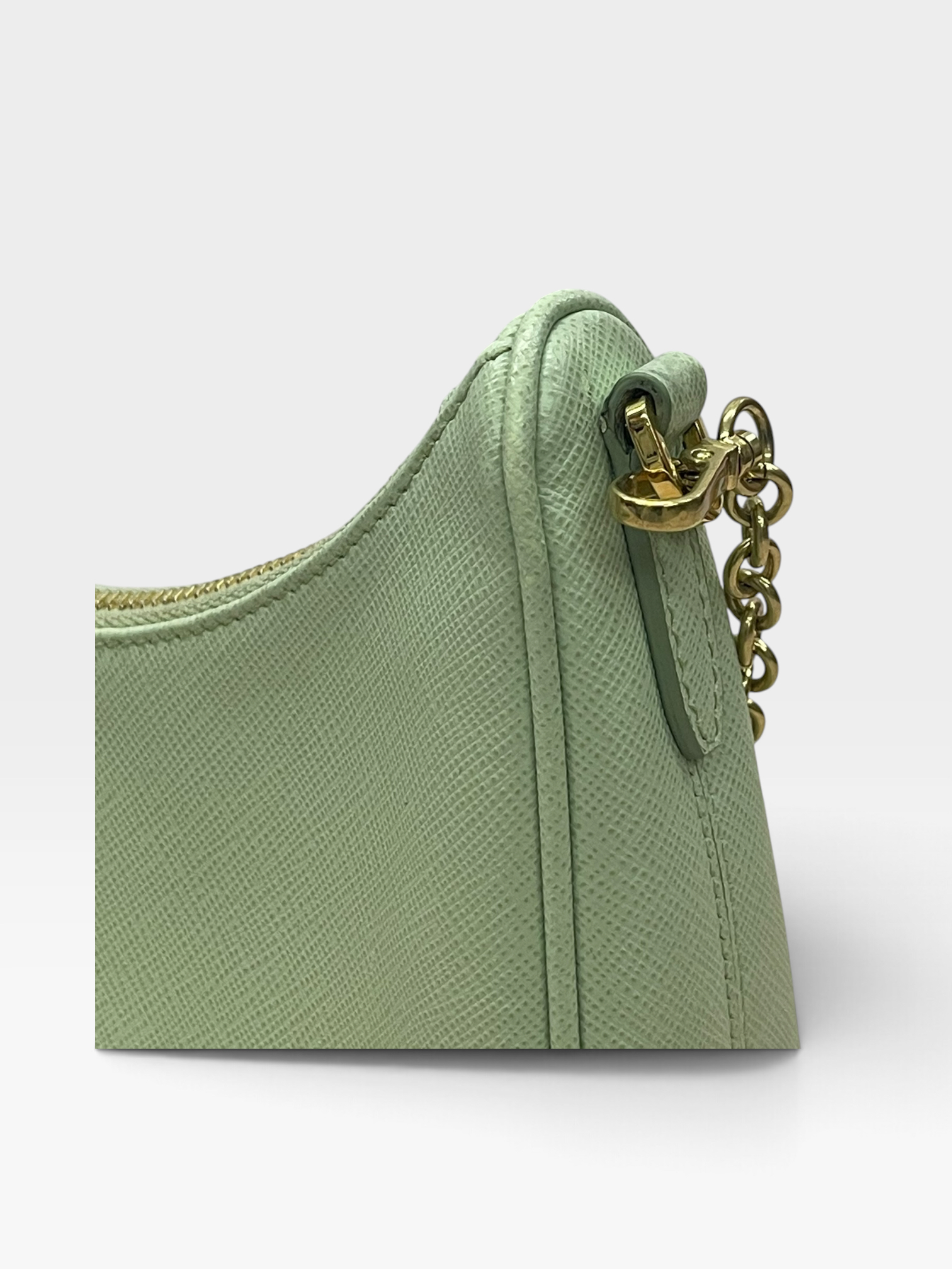 Pre-Owned Prada Saffiano Leather Re-Edition Bag / Product Code: 100105
