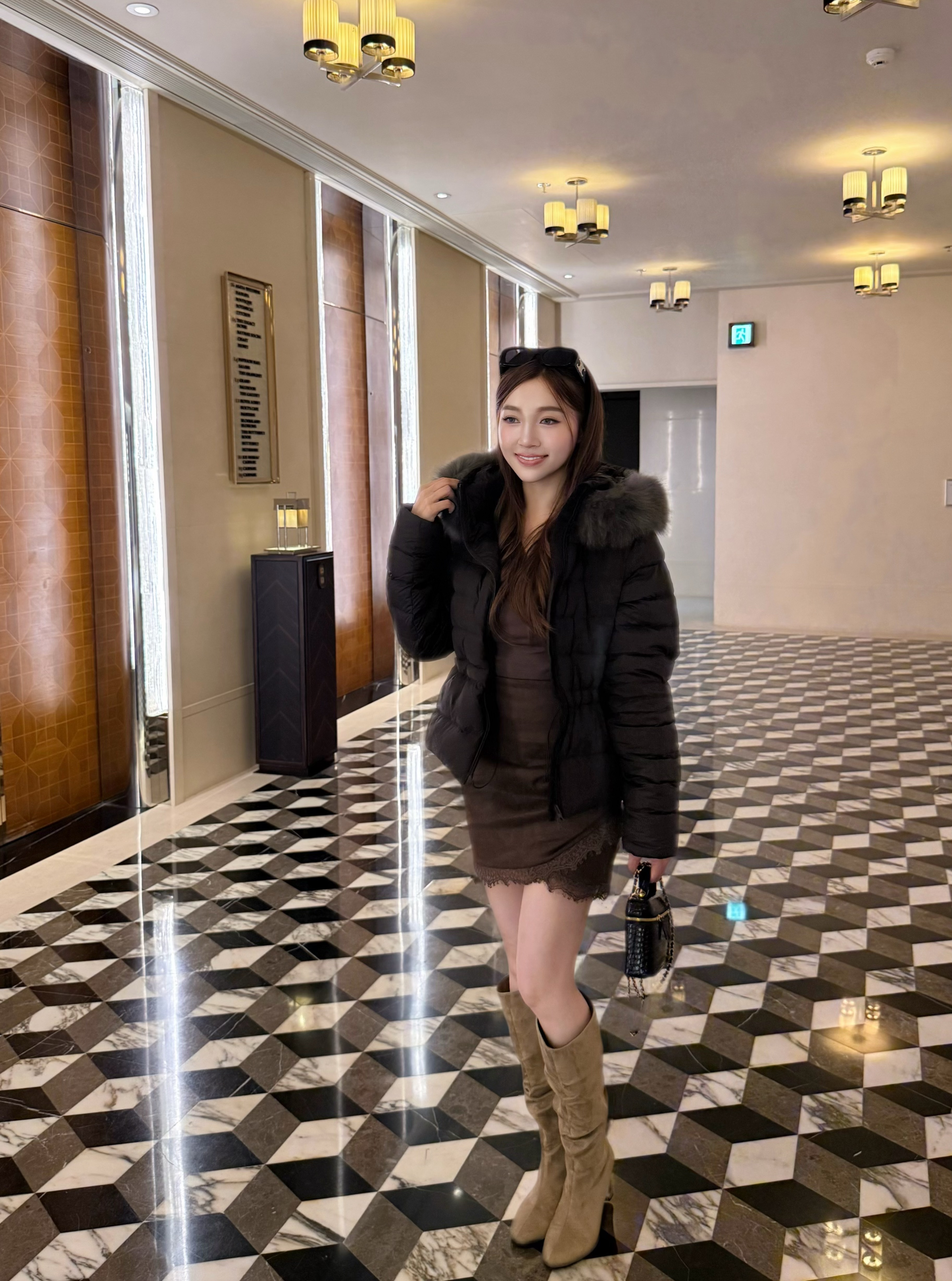 ♥︎輕奢90%白鴨絨收腰狐狸大毛領Down jacket（早鳥價減$300）