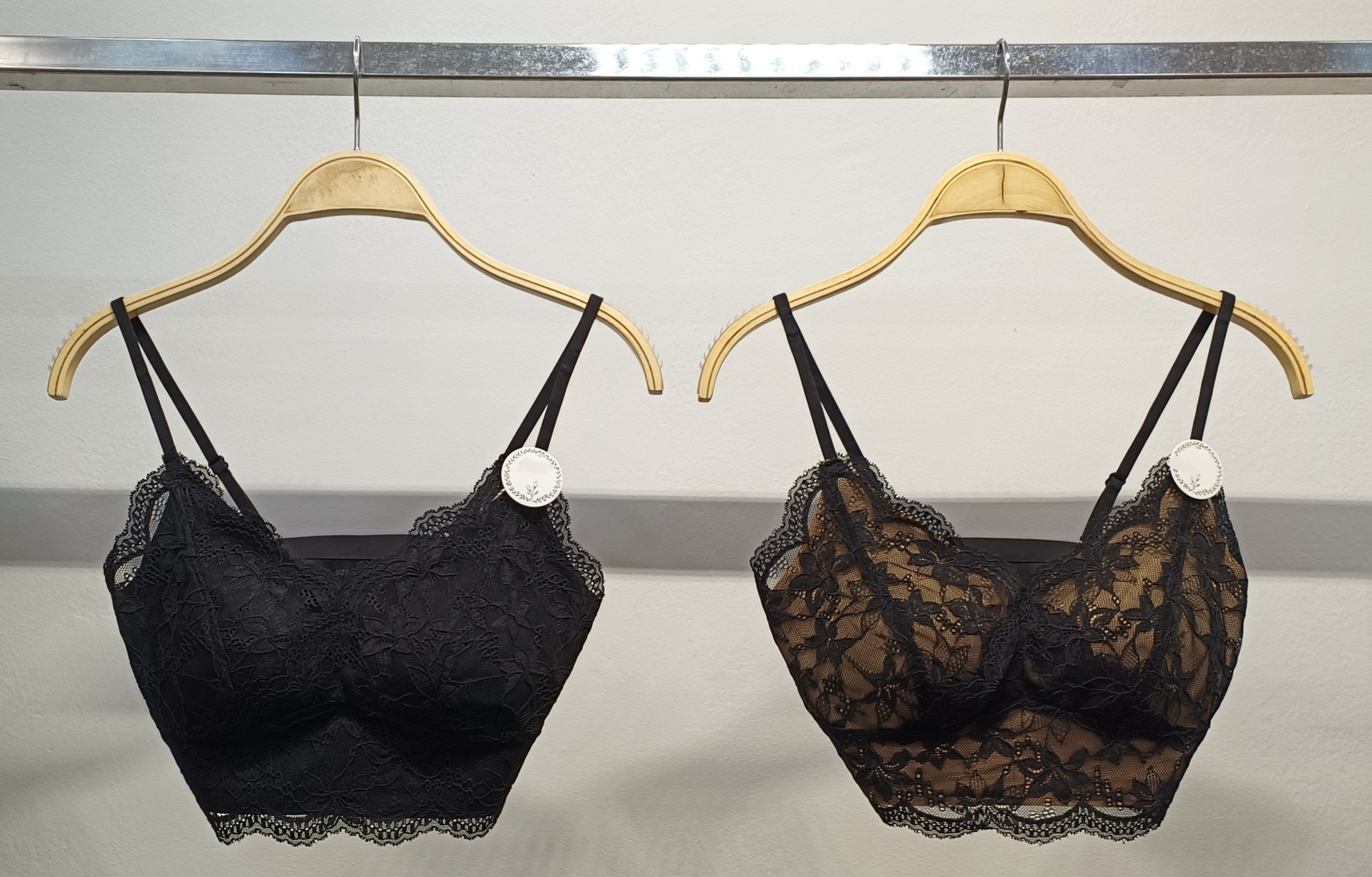 6815 Full Lace Built In Bra