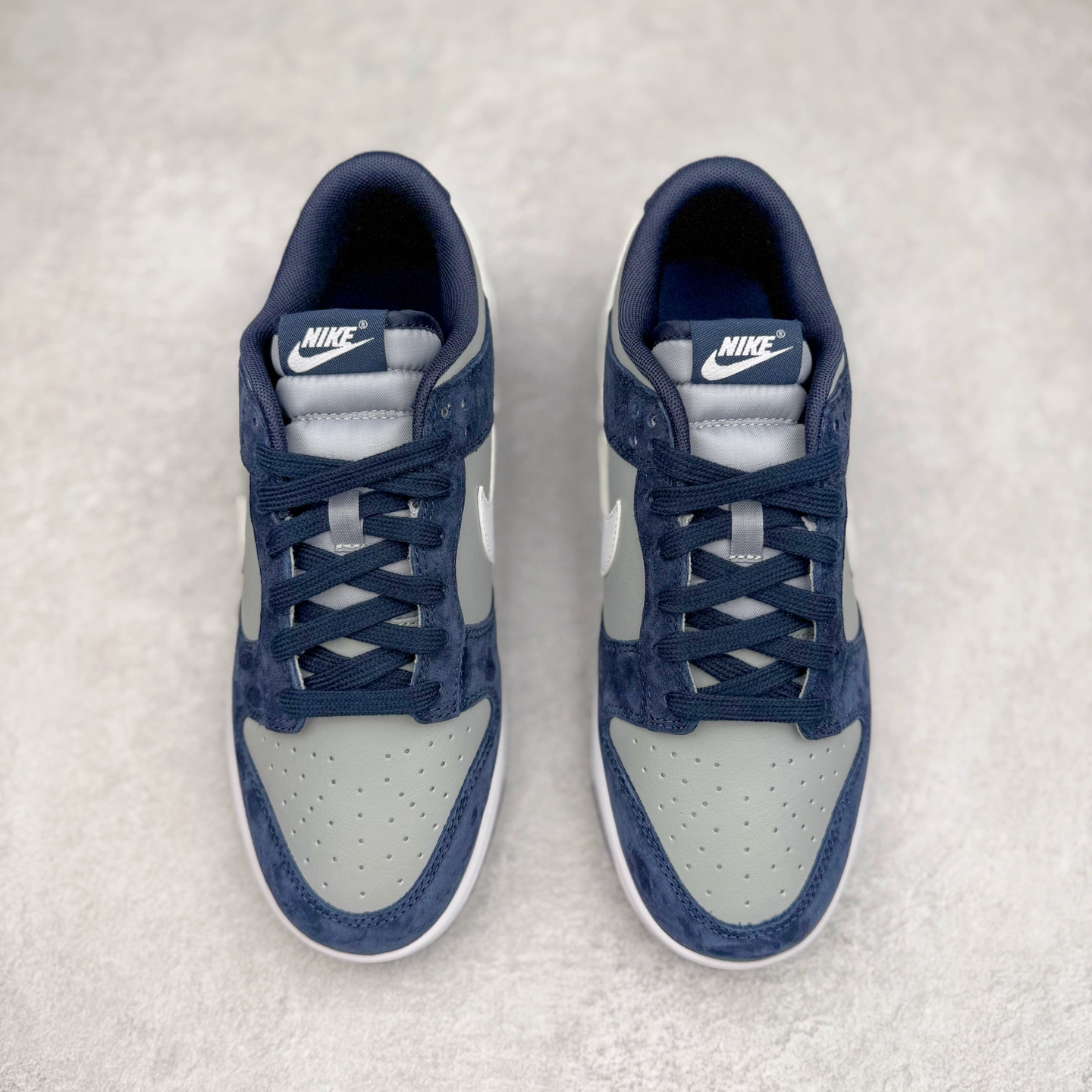 Nike Dunk Low "Georgetown Suede" IB3079-400