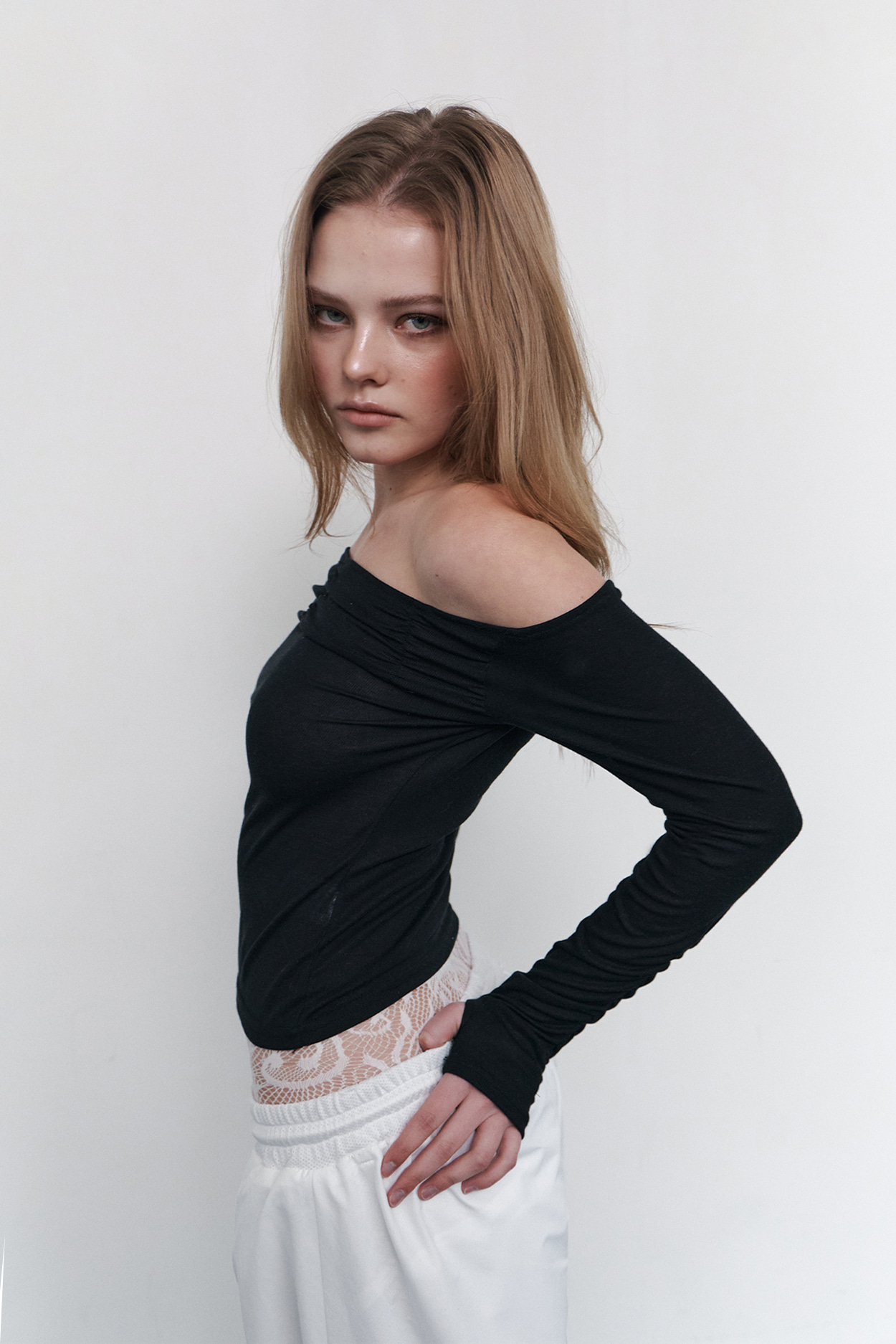 pleaseNOFOLLOW - Halo Unbal Shirring Long Sleeve Top (Black)