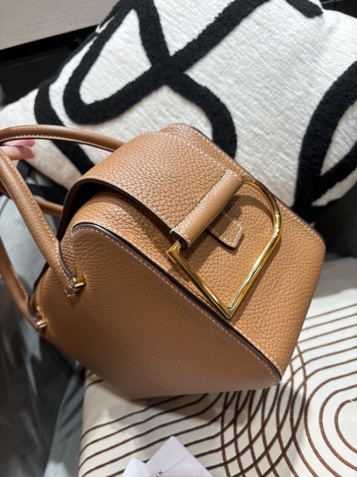 Delvaux Cool Box MM Taurillon Soft calfskin 100%Authentic, 99%New ✅ Receipt✅ certificate✅Dust Bag