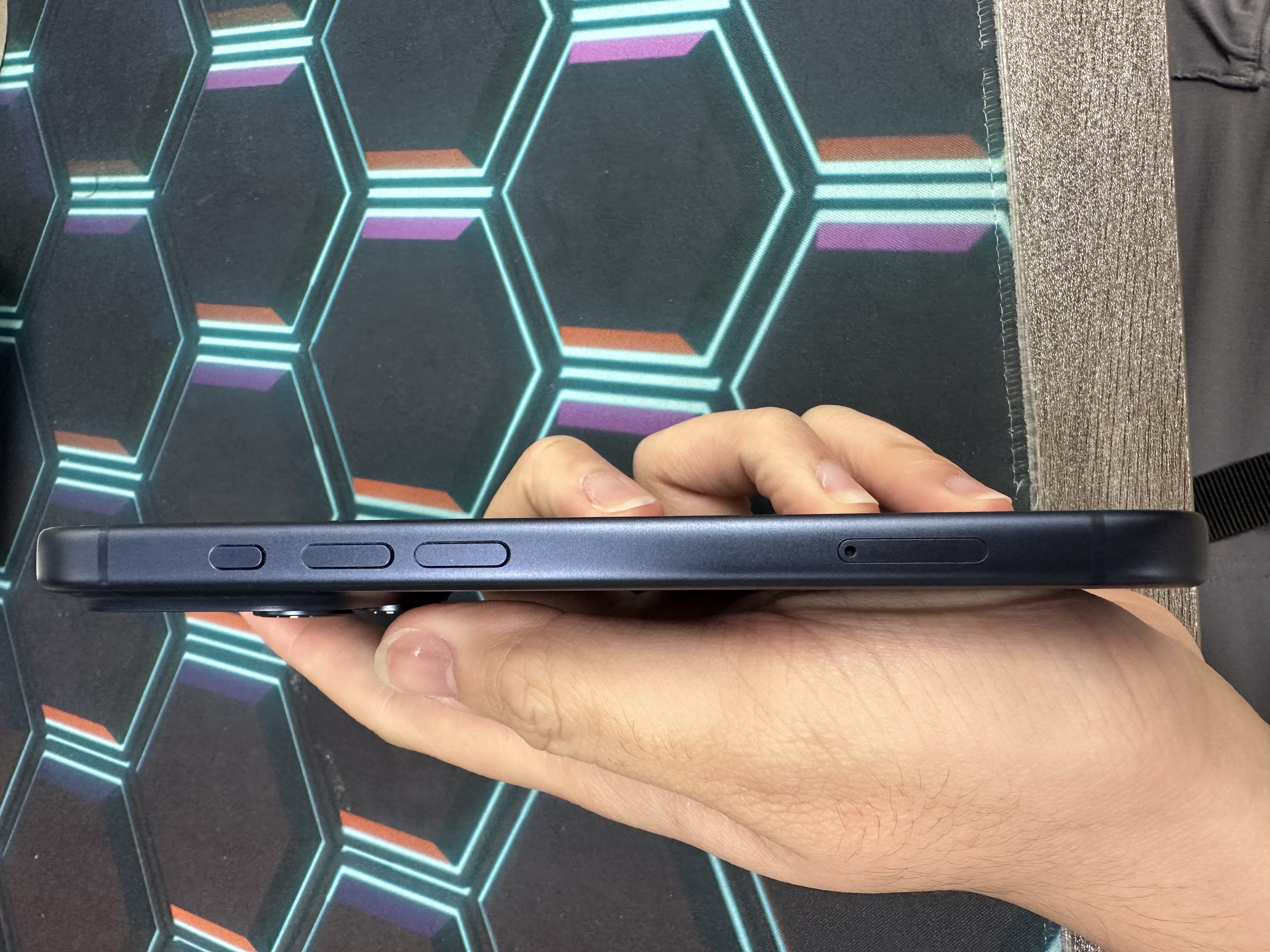 *8065 17 Pro 勁靚機 512GB 電91 藍色 Blue