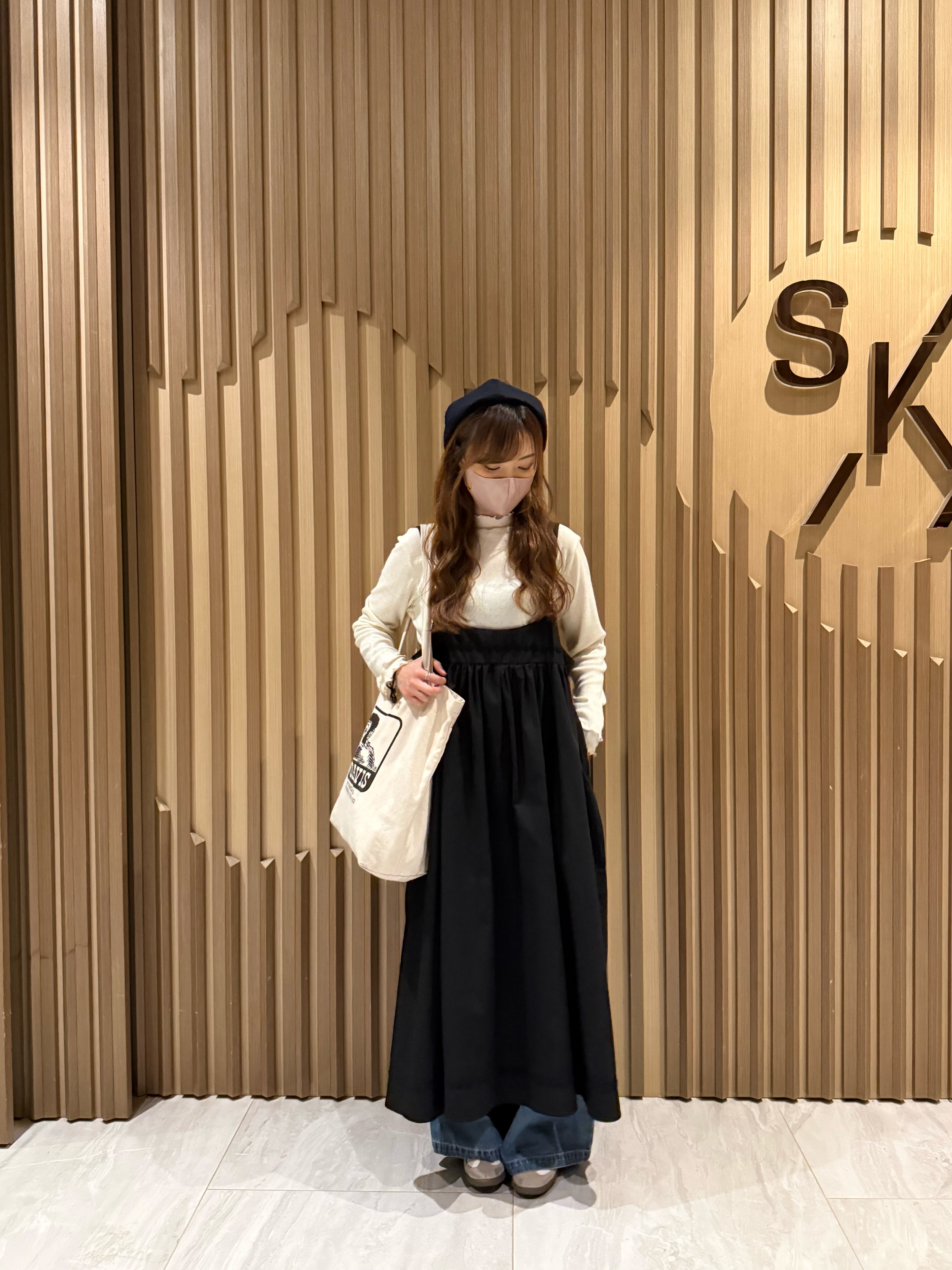 刺繡花邊吊帶裙（黑色）