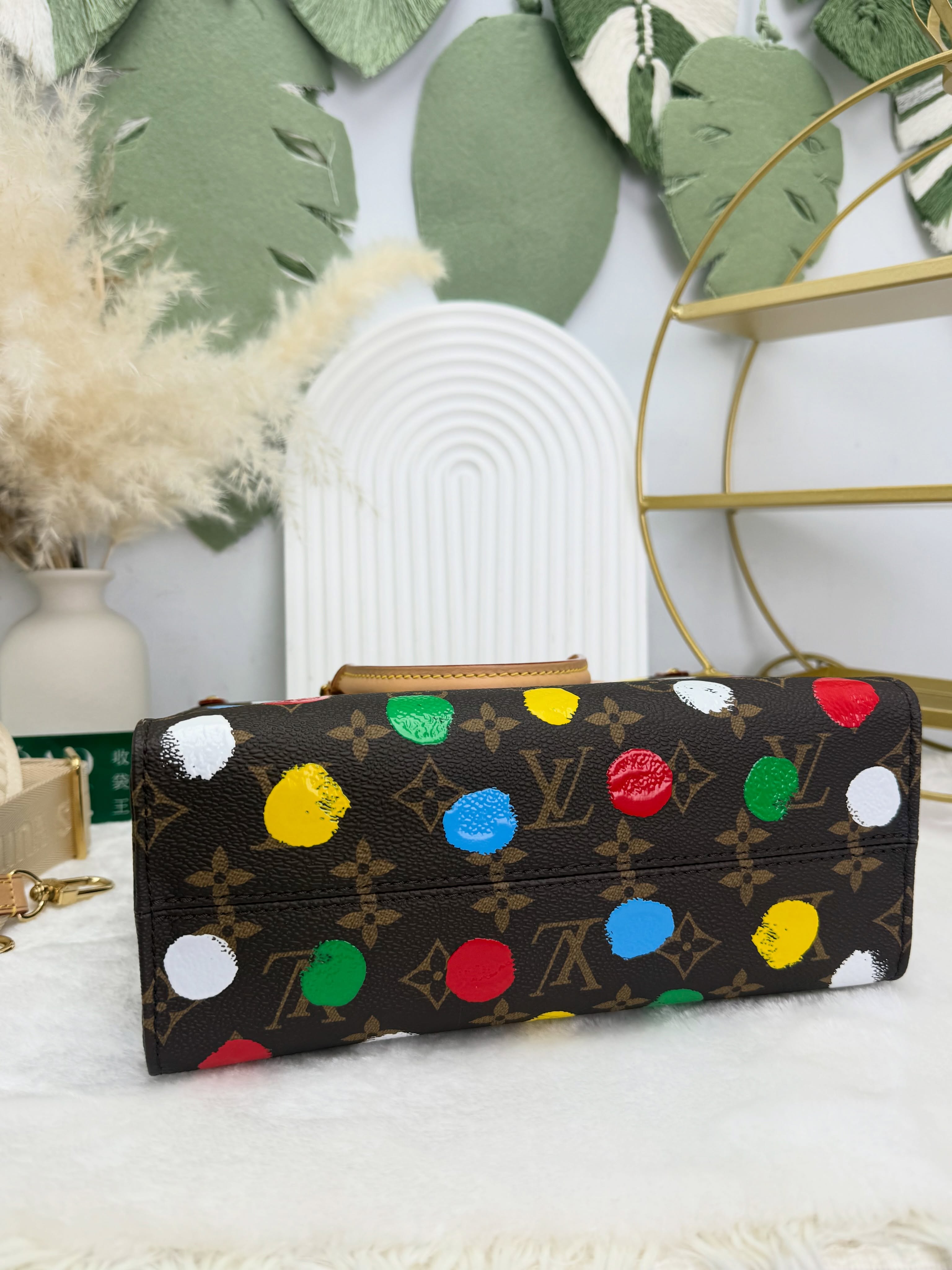LV👜 PRE OWNED 🛍️草間彌生on the go pm 晶片款  有單 有塵袋 