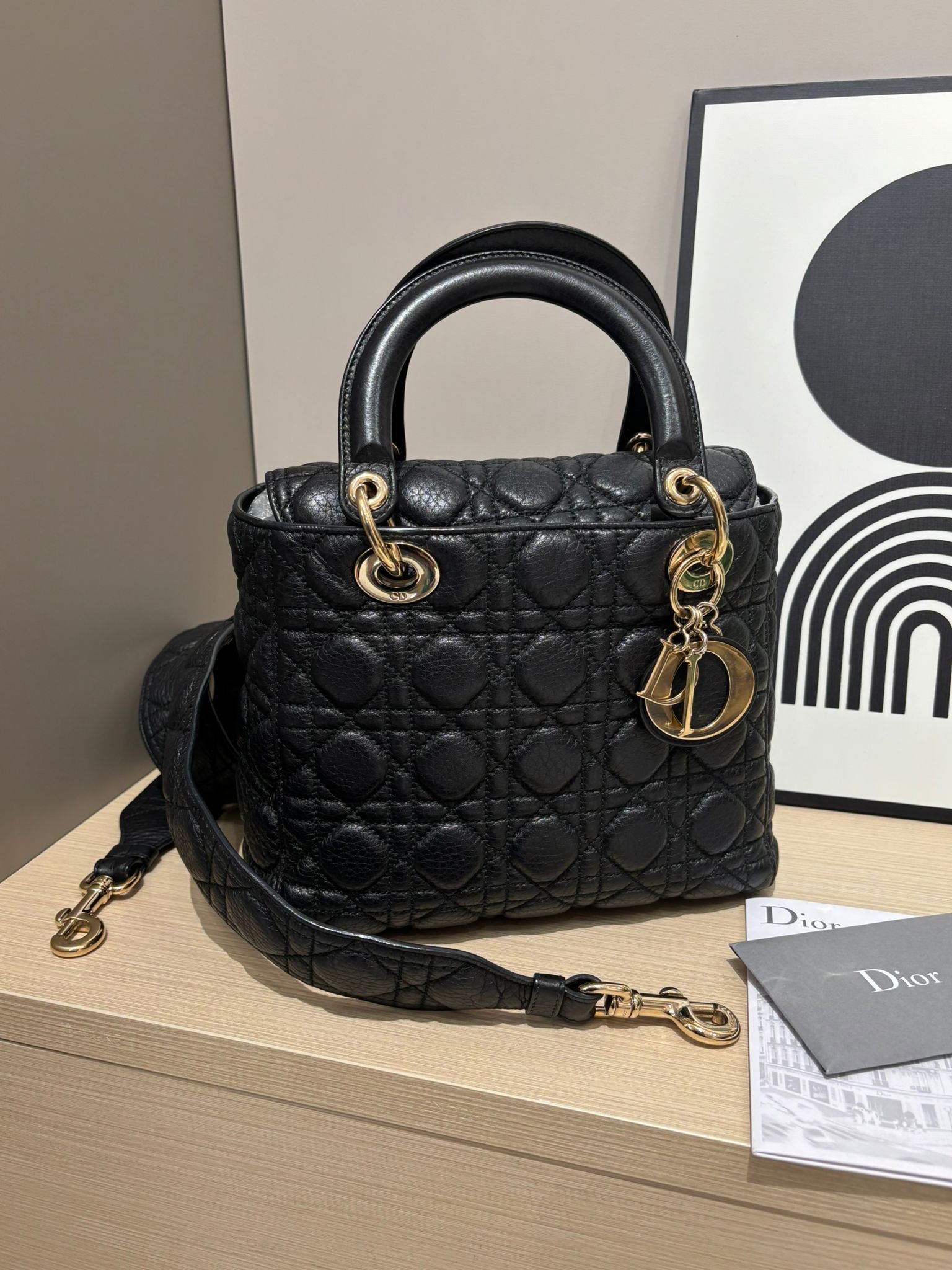 Dior Lady Dior 黑色牛皮 100%Authentic, 95%New ✅收據✅ certificate ✅Dust bag ✅Box