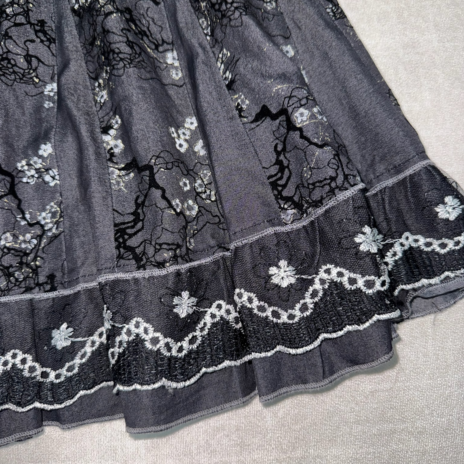 Elegant Black Midi Skirt with Bow Detail