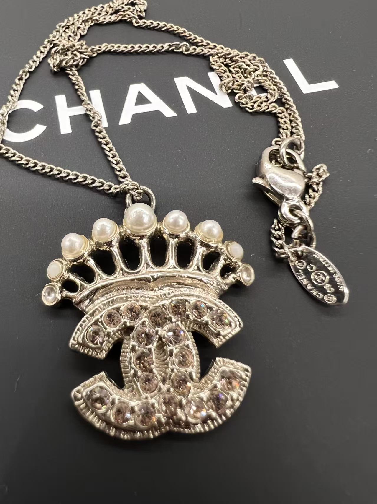 Chanel 珍珠皇冠項鍊