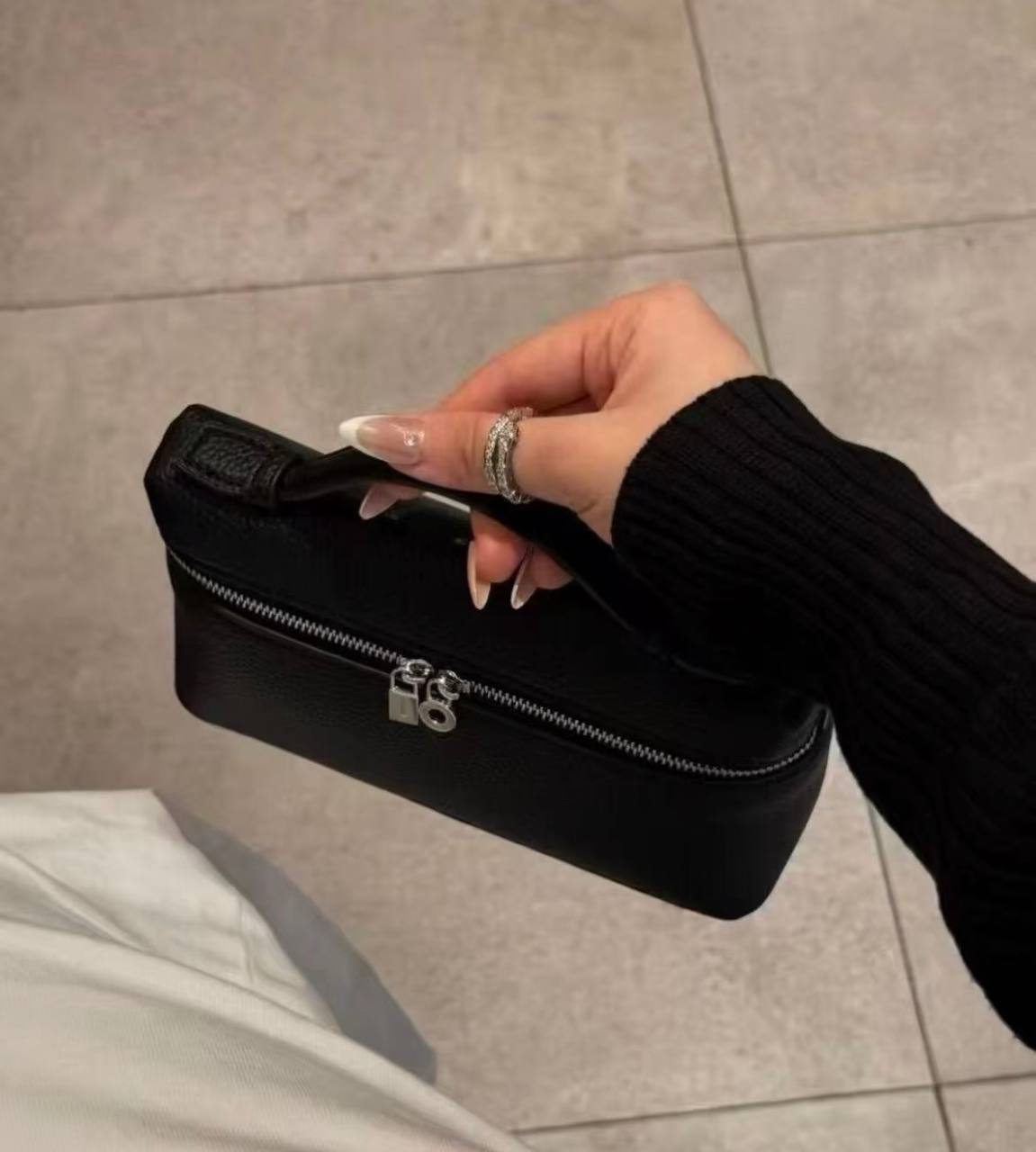 Loro Piana L19 黑銀😍🖤 Kelly pouchete平替😗