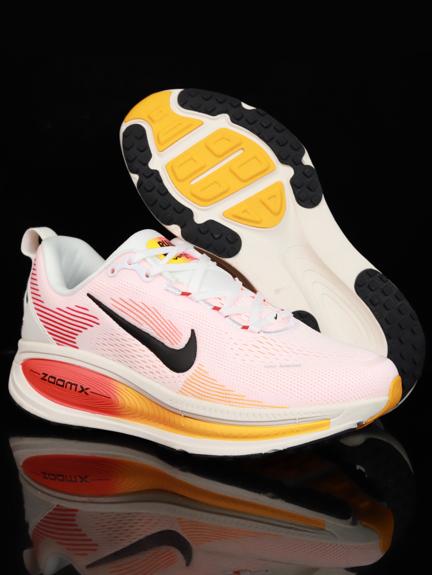 Nike Vomero 18 HM6804-100