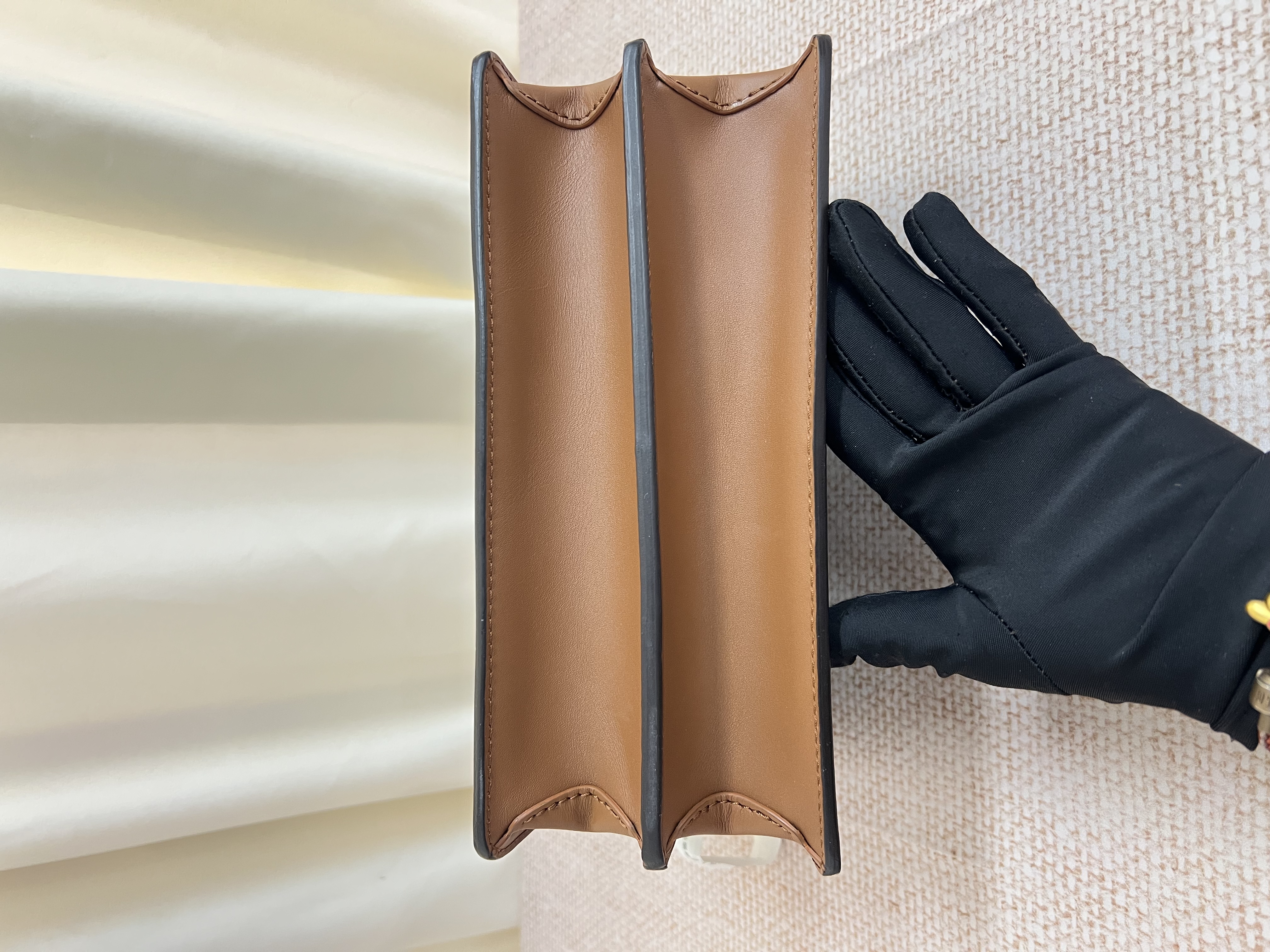 Pre-Owned Louis Vuitton Monogram Reverse Dauphine MM / Product Code: 25121609